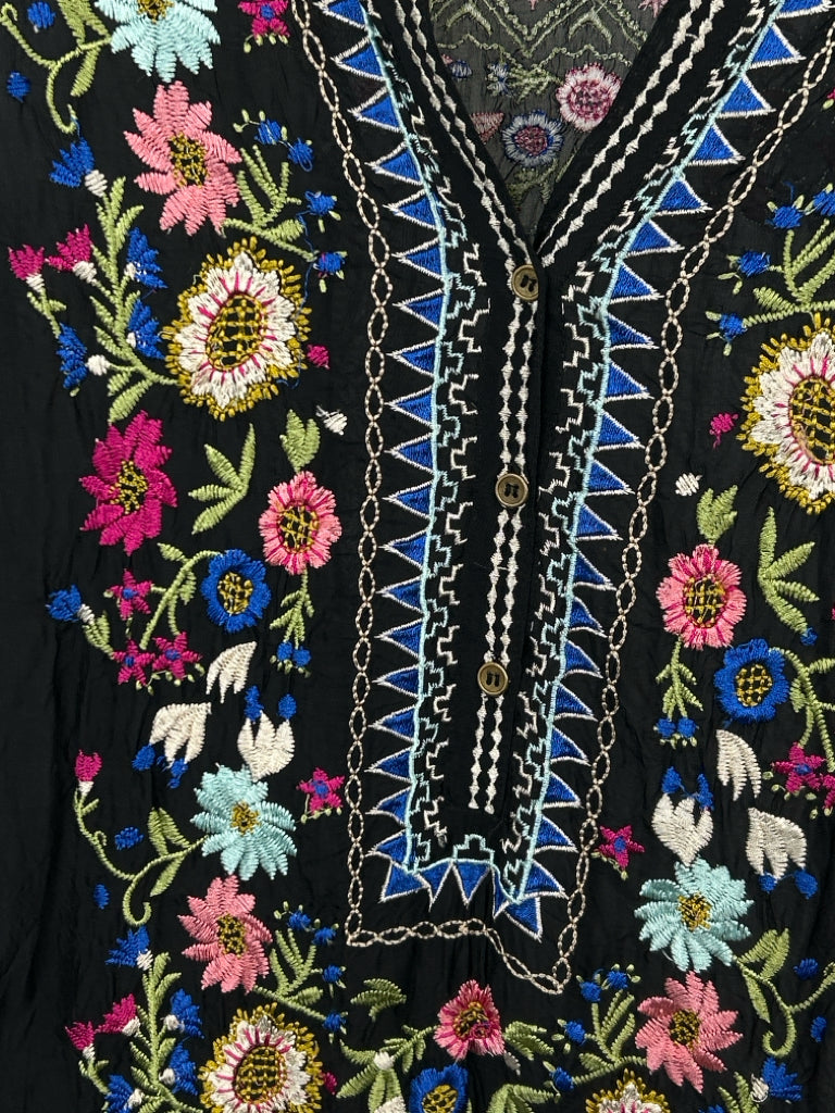 All About Her Women Size 2XL Black Print Top