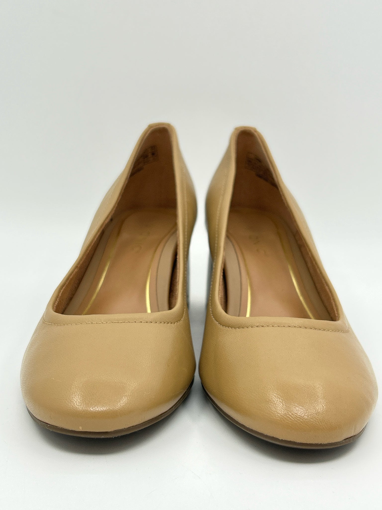 VIONIC Size 7 Carmel Women Pumps
