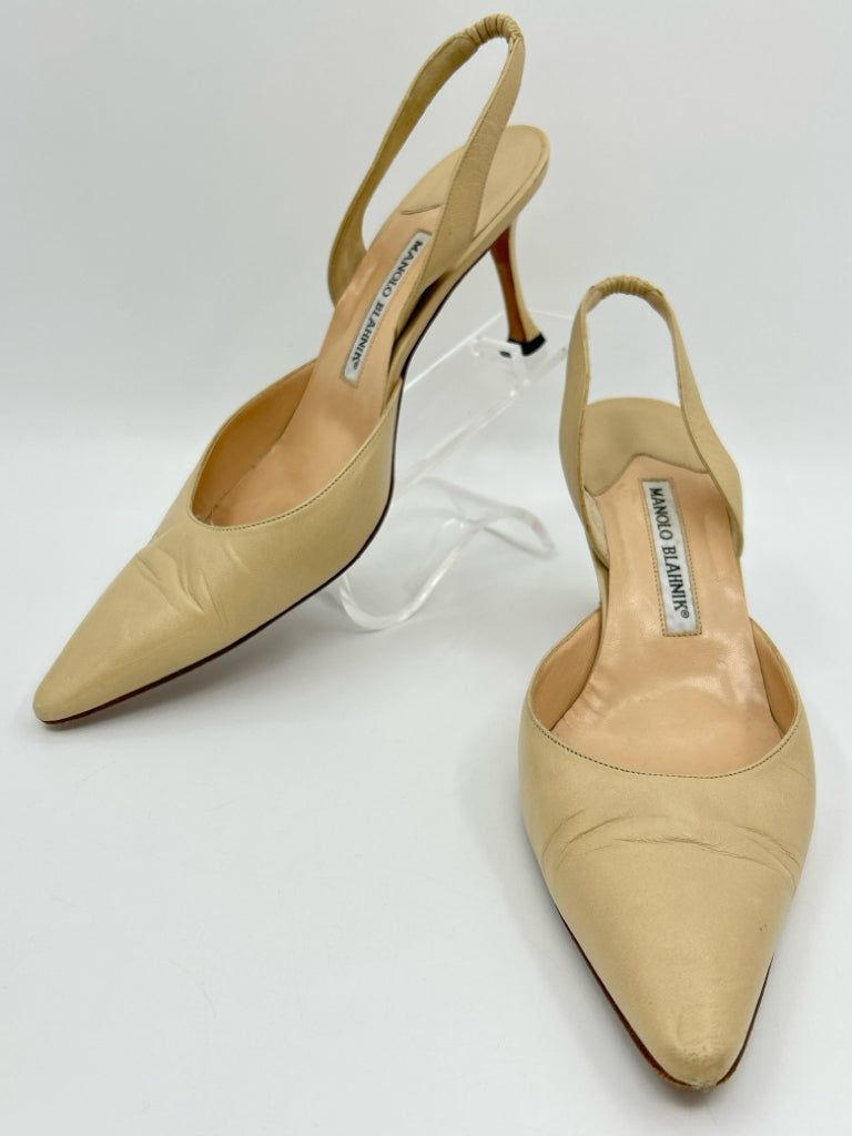 MANOLO BLAHNIK Size 40 Beige Women's Pumps