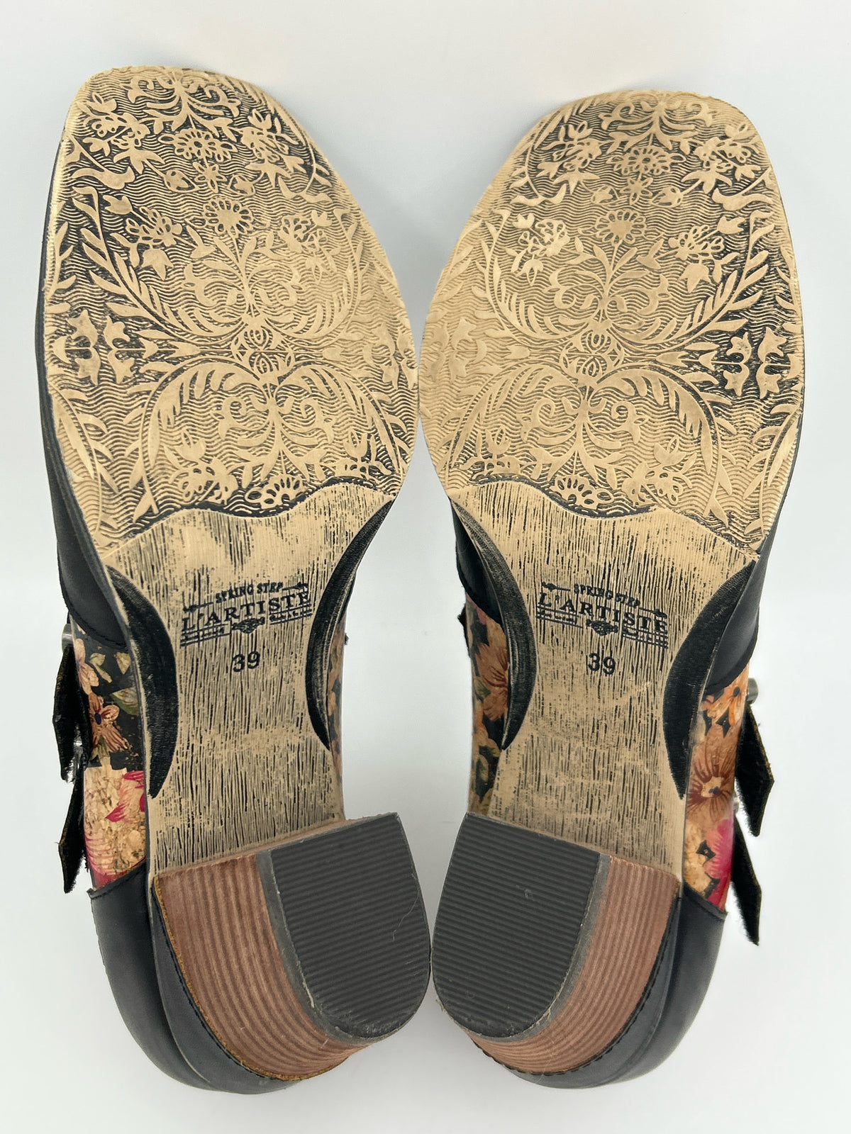 L'ARTISTE Size 8M Brown floral Women Booties