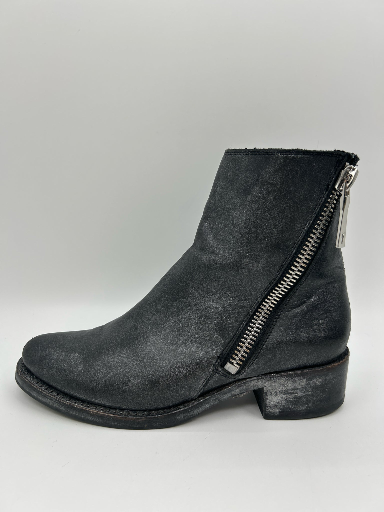 FRYE Size 7B METALLIC GREY Women Booties