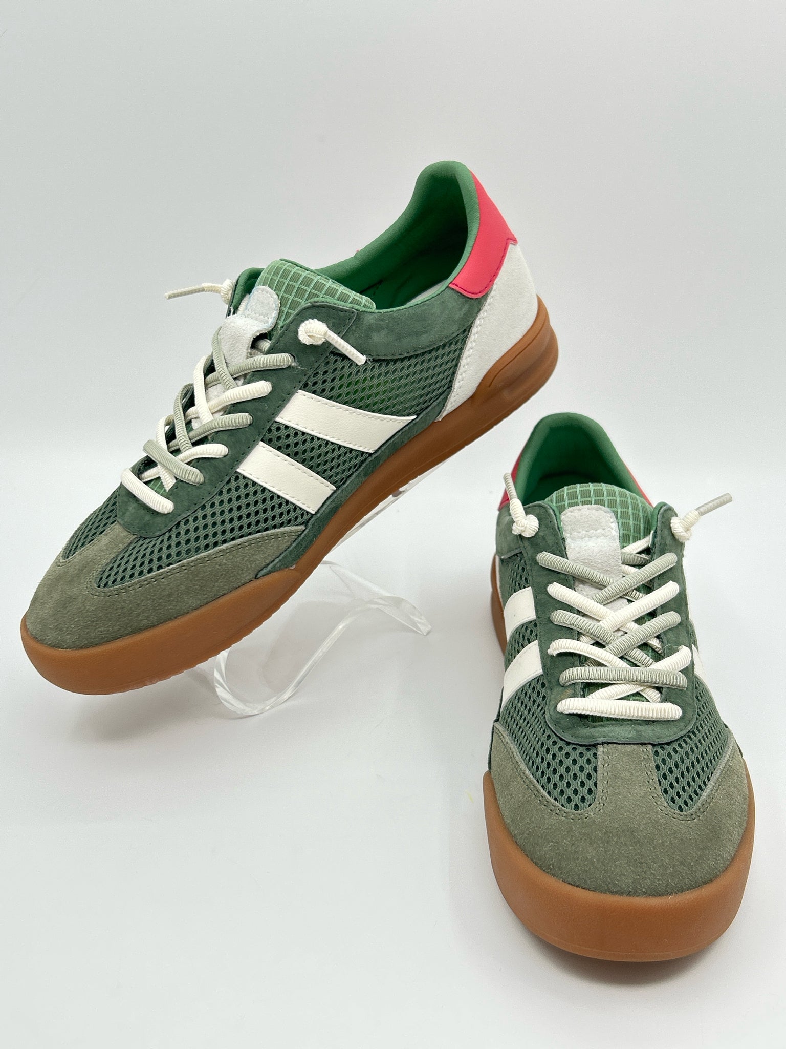 STEVE MADDEN Size 8.5 GREEN AND PINK Women Sneakers