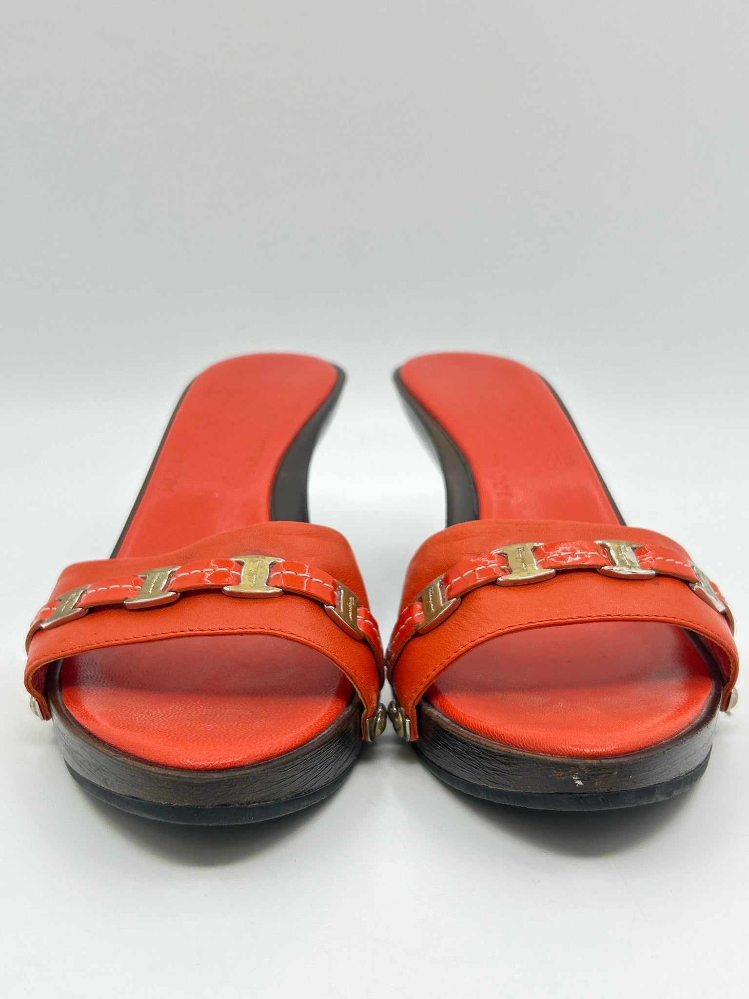 SALVATORE FERRAGAMO Size 7B Orange Women Sandal