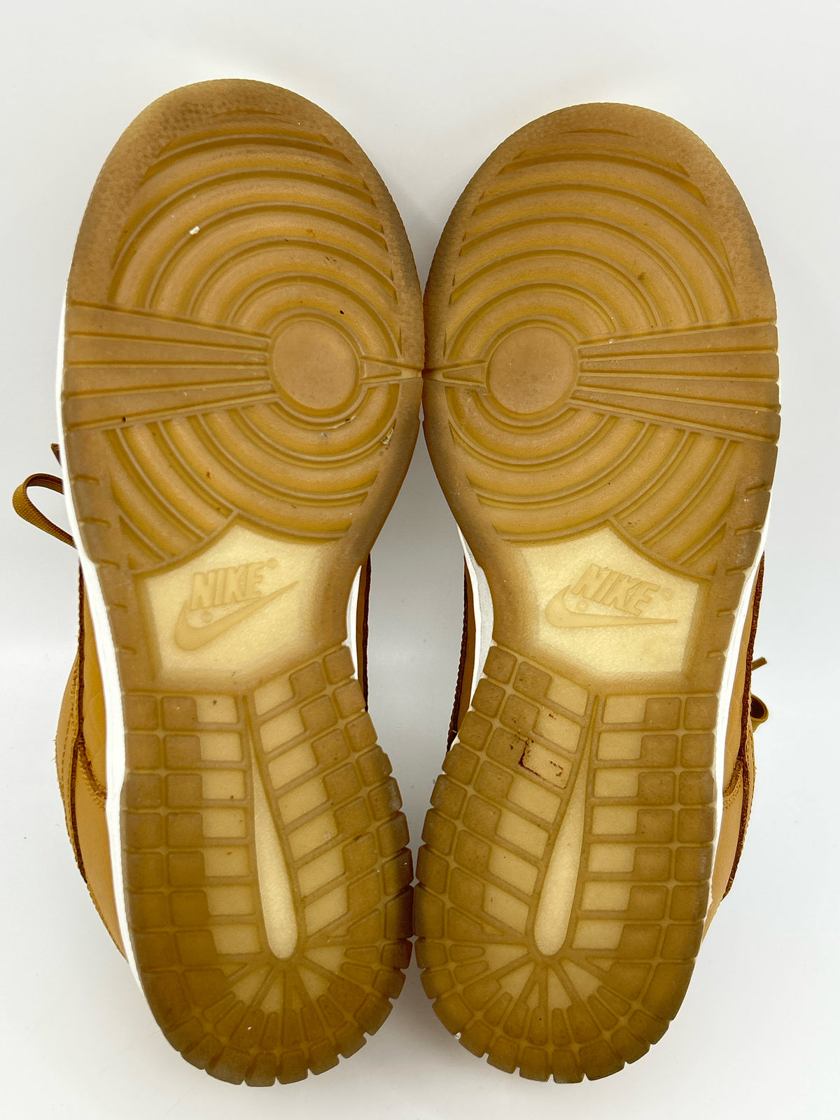 NIKE Size 9 Wheat Women Sneakers