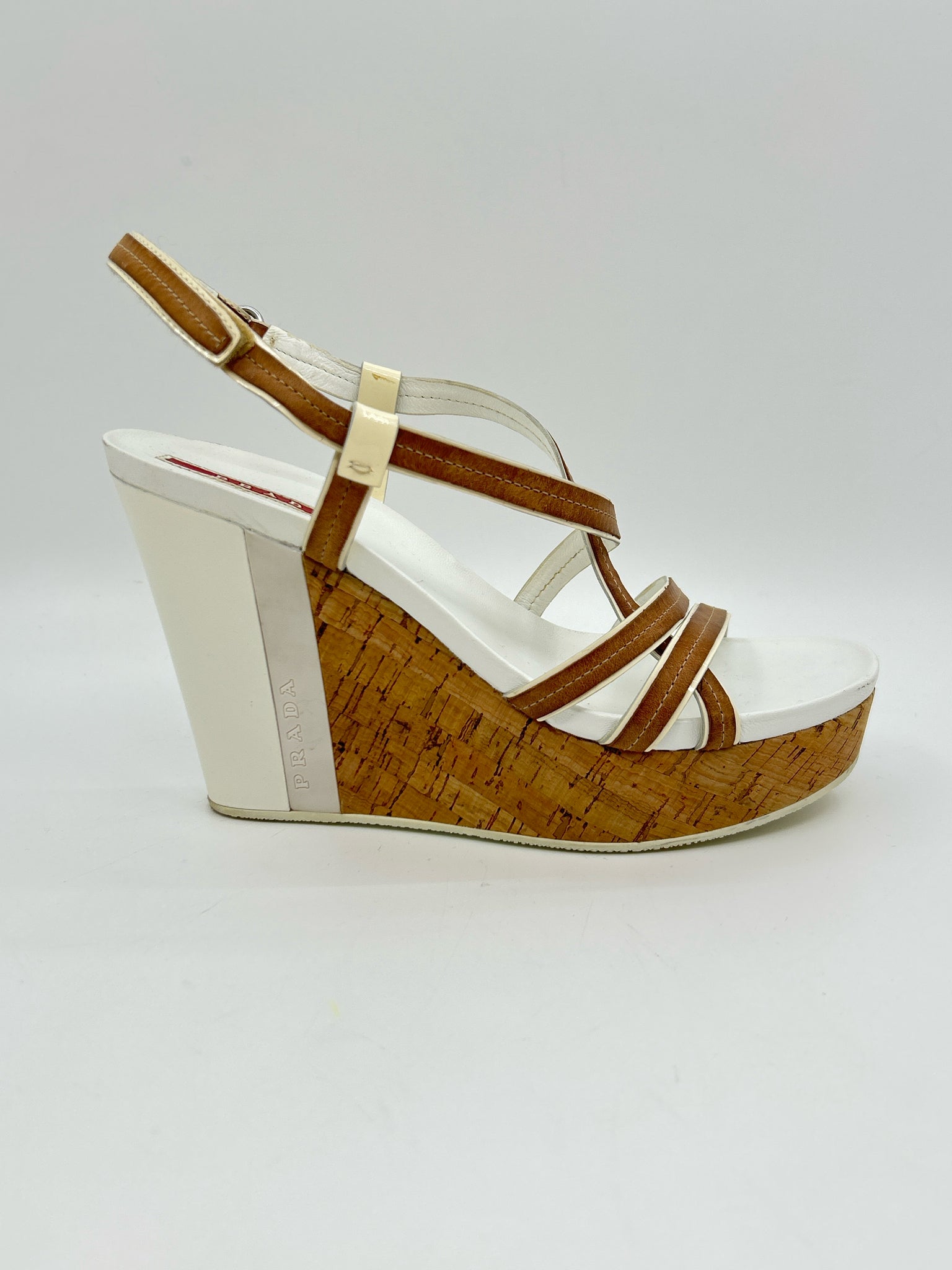 PRADA Size 38.5 TAN AND WHITE Women Sandal