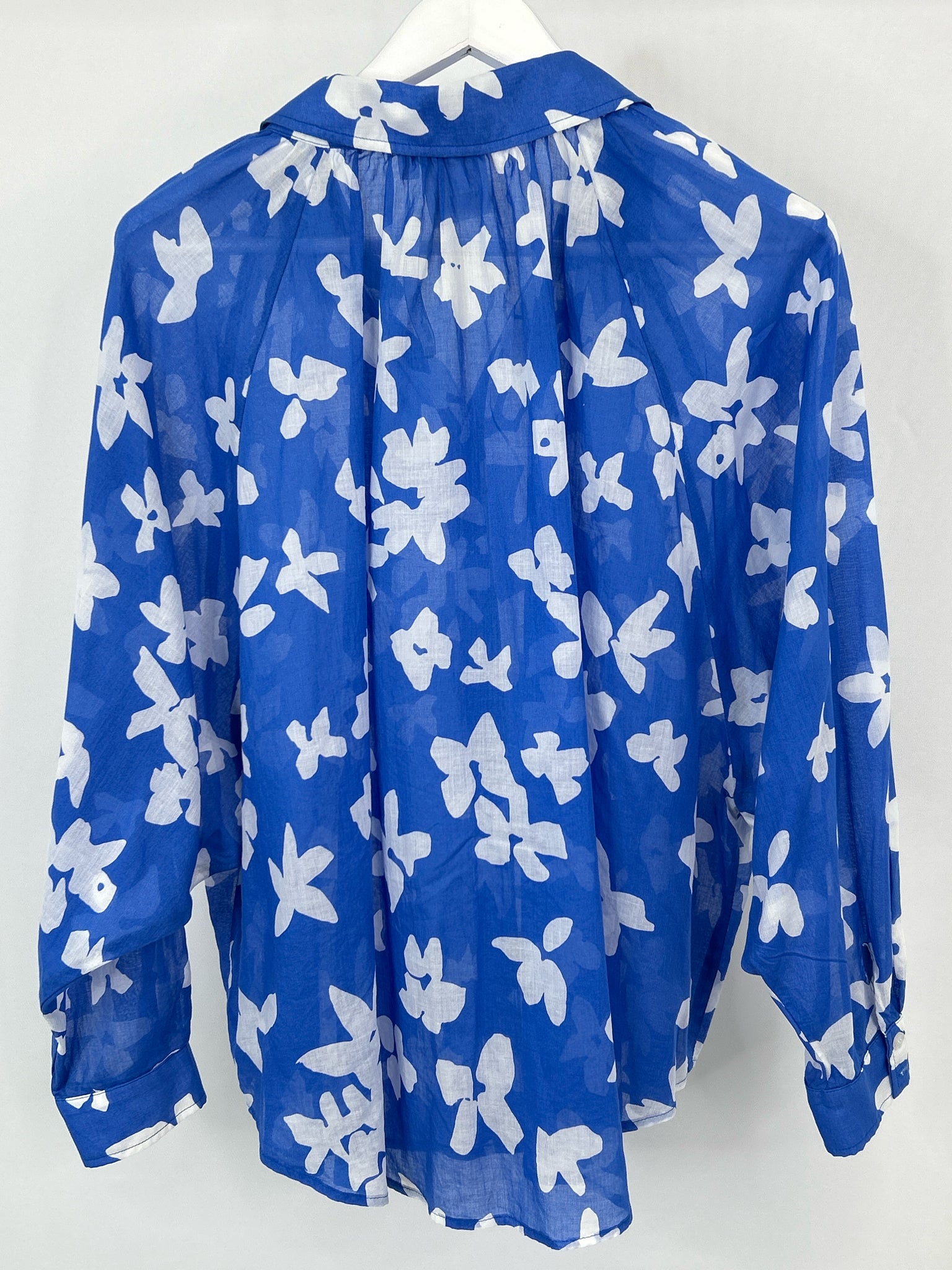 FINLEY Size L blue and white Women Blouse