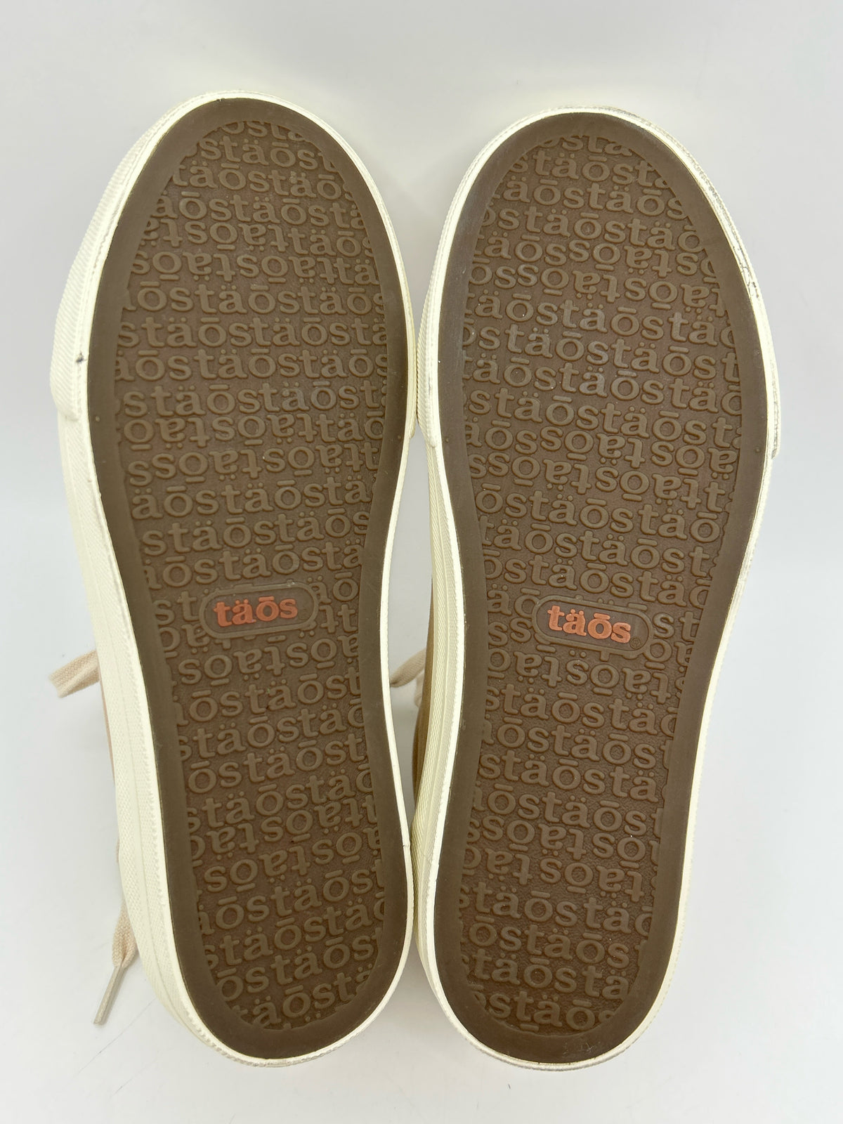 TAOS NIB Size 6.5M TAN PRINT Women Sneakers