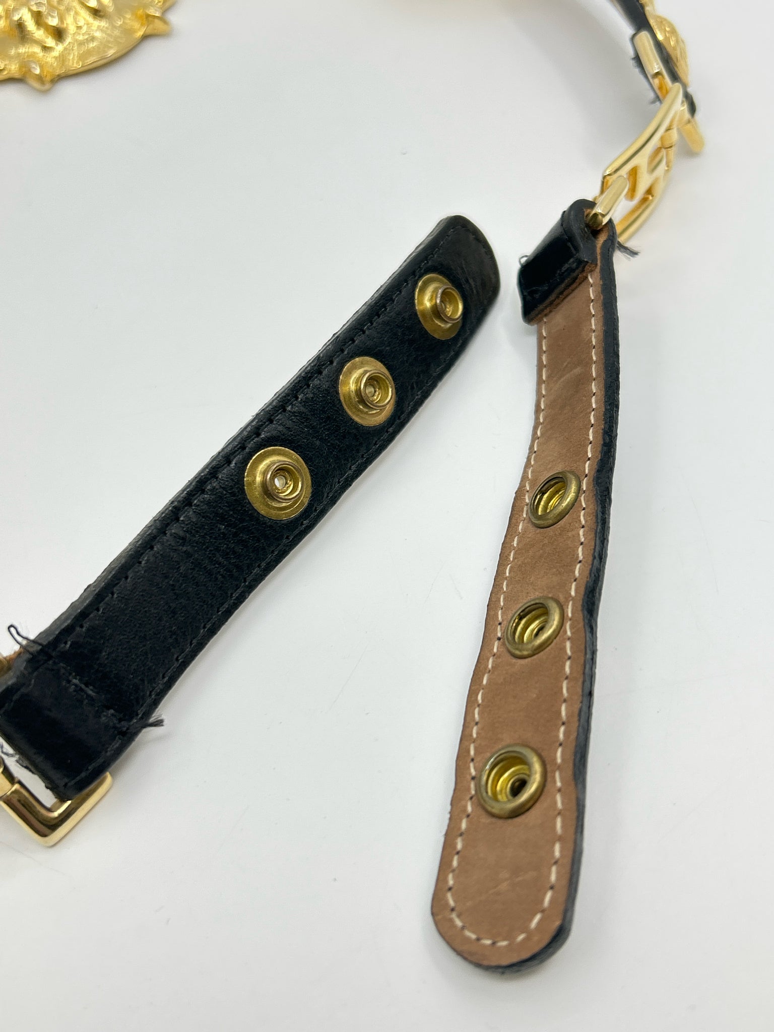 STREETS AHEAD BLACK AND GOLD Size XS/S Belt