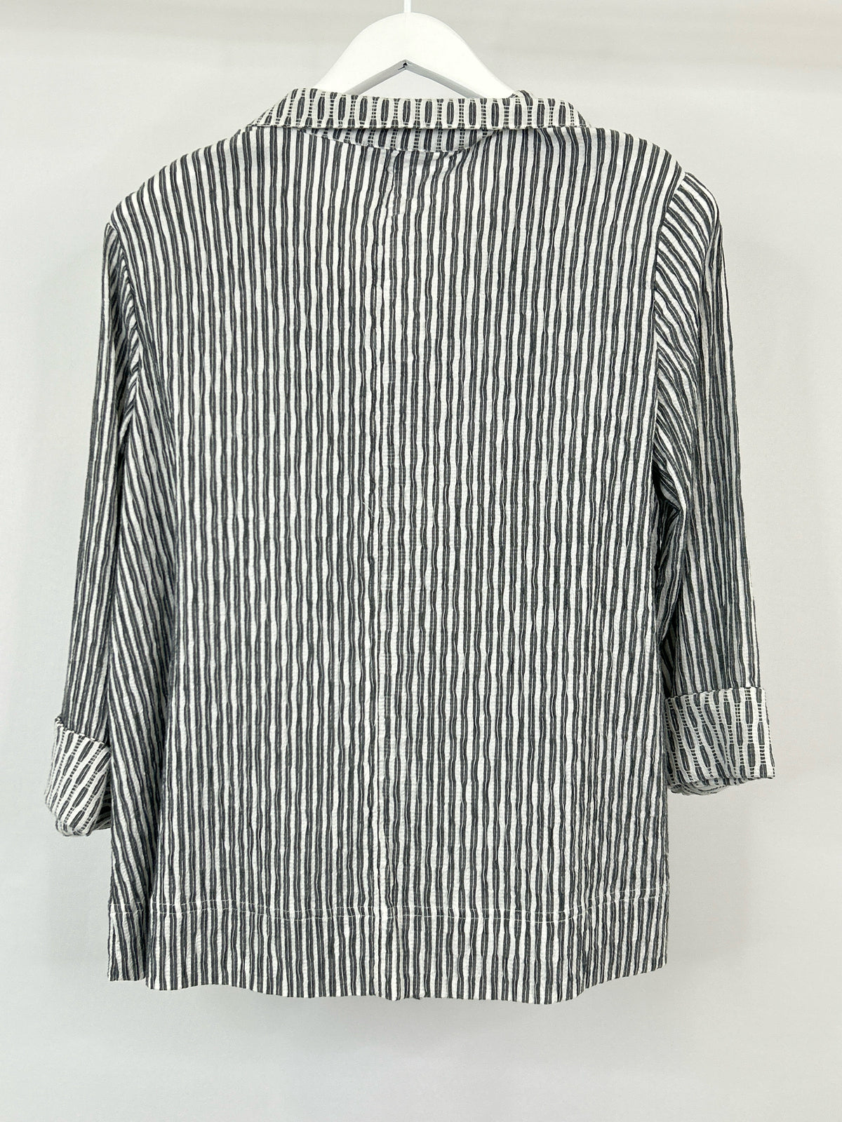 HABITAT NWT Size S GRAY STRIPED Women Jacket