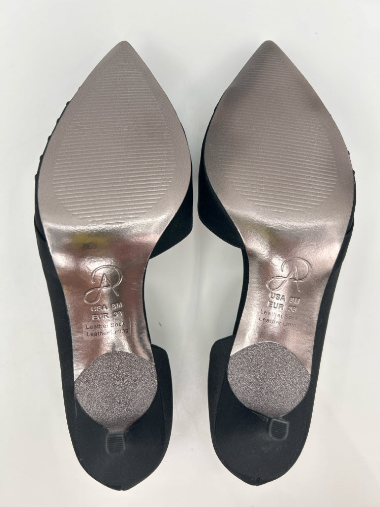 ADRIANNA PAPELL Size 8M Black Women's Pumps