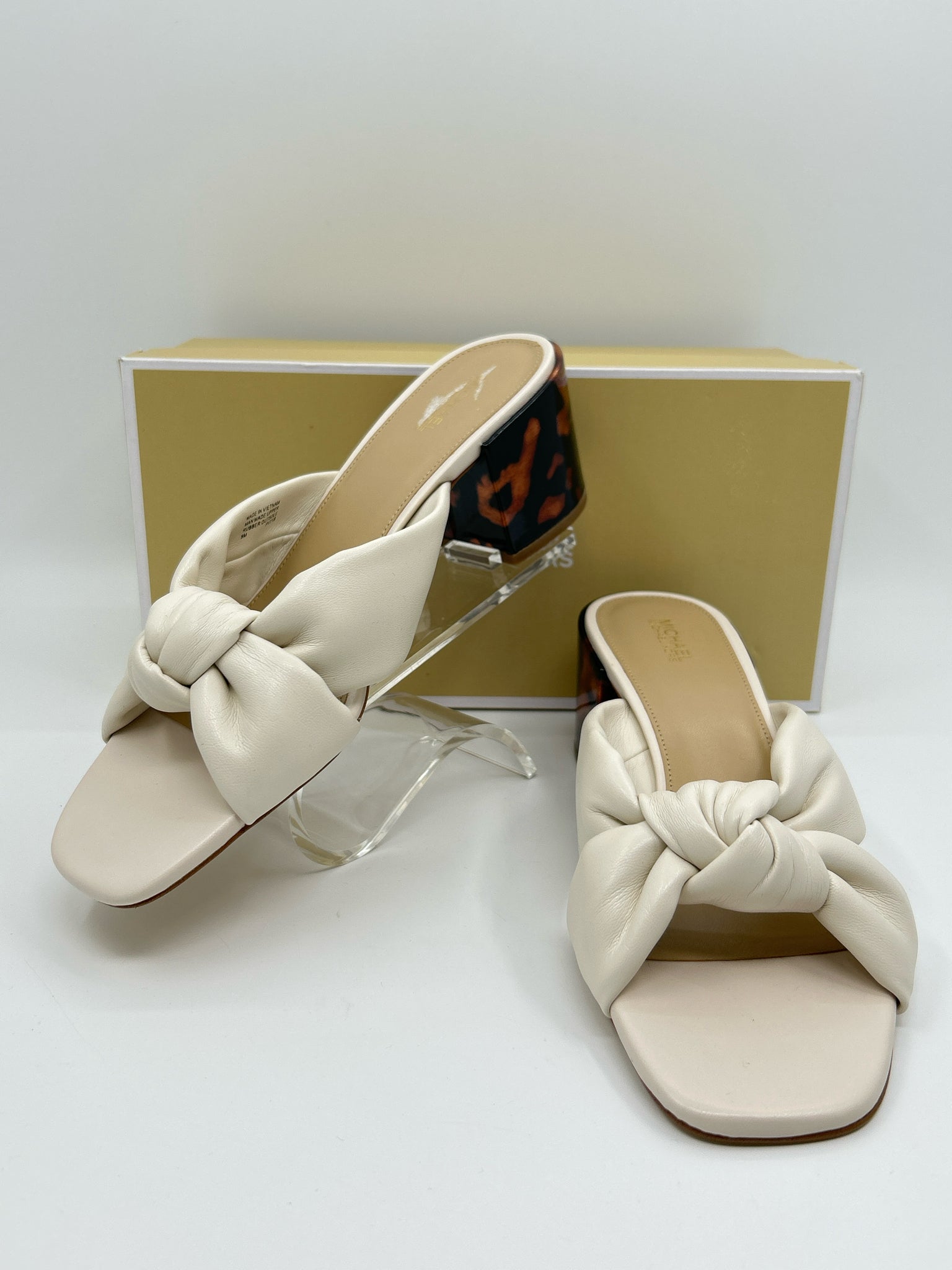 MICHAEL MICHAEL KORS Size 9 Cream Women Sandal