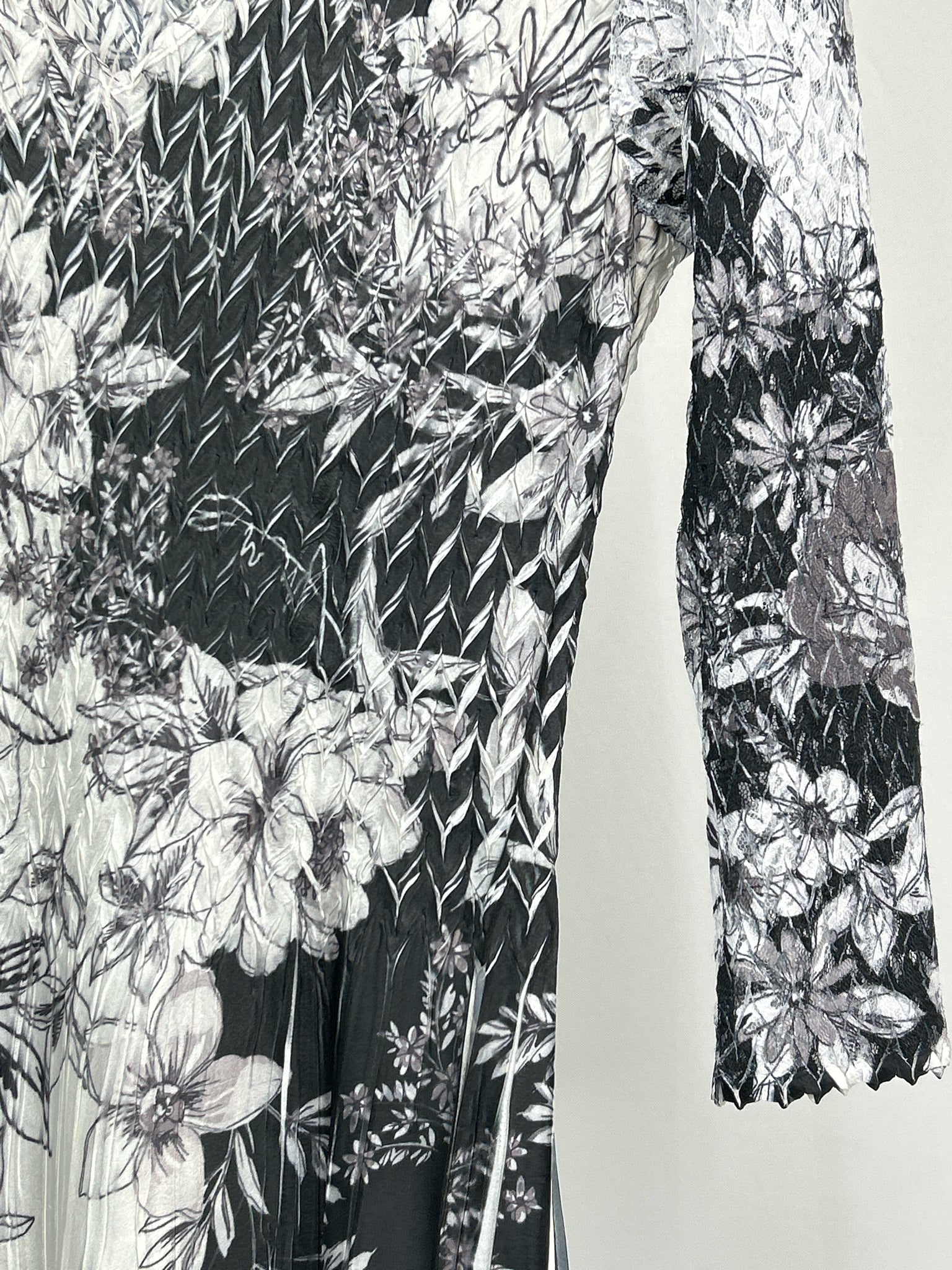 KOMAROV Size L White and black Women Dress