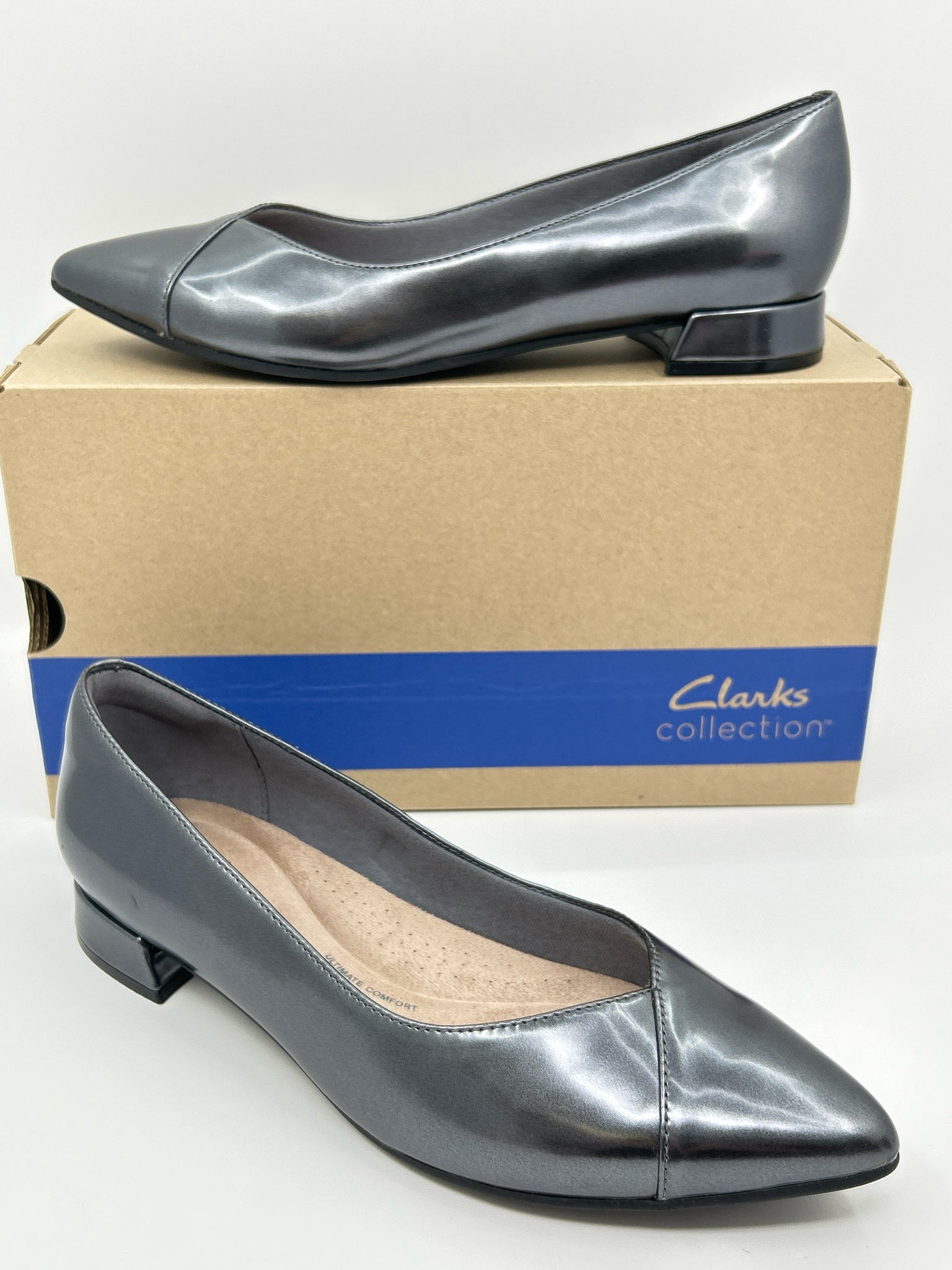CLARKS Size 8.5M METALLIC GREY Women Flats