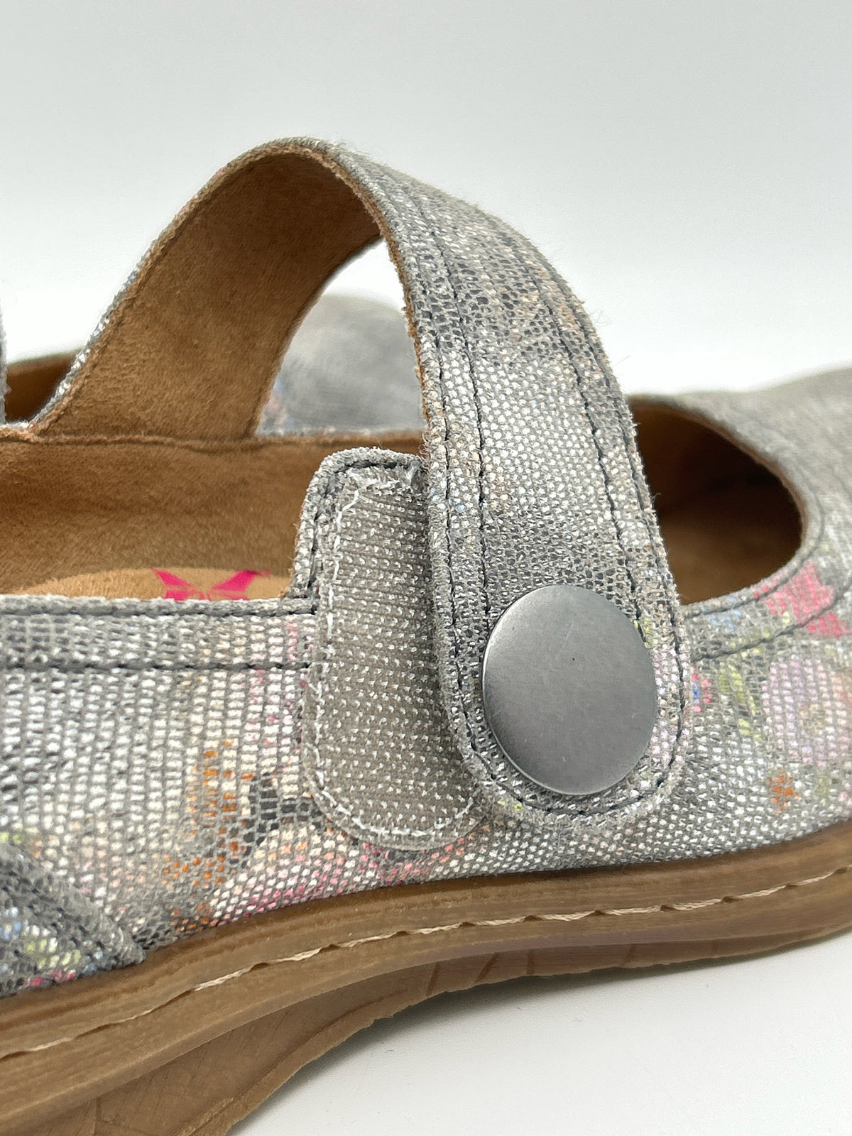 COMFORTIVA Size 8M Multi-Color Women Shoes