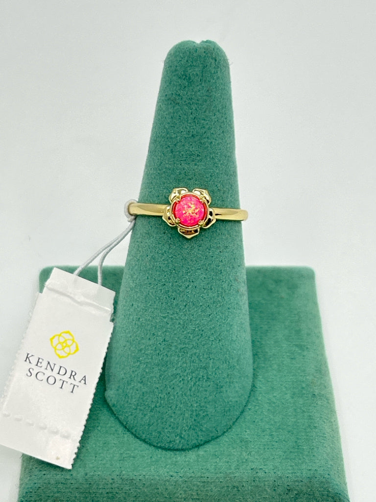 KENDRA SCOTT Women Size 9 GOLD AND PINK Ring