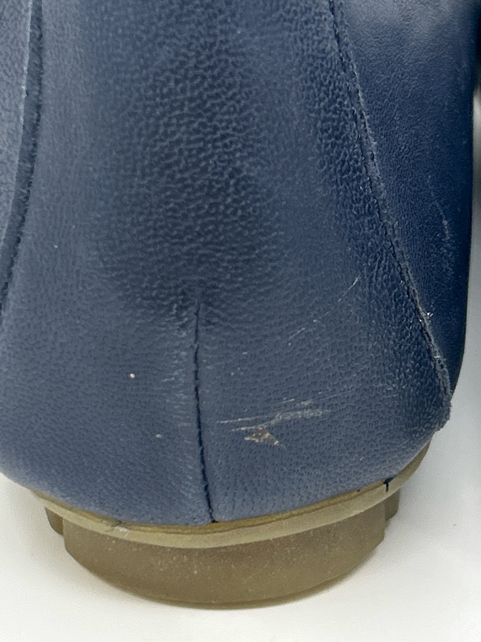 BORN Size 8.5M Navy Women Flats