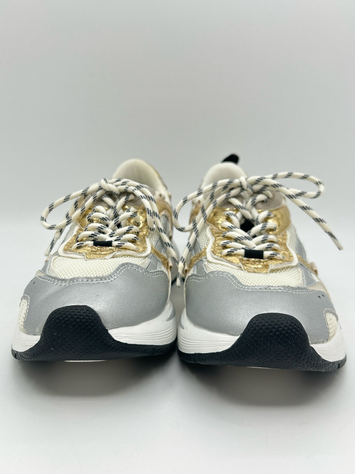 DOLCE VITA Size 9.5 off white Women Sneakers