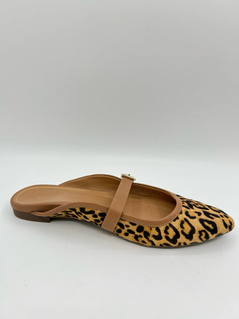 VIONIC Women Size 9 Animal Print Flats