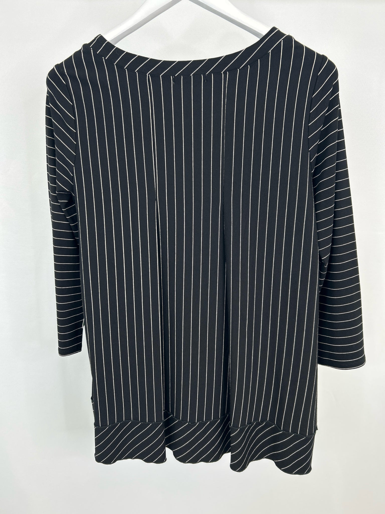 HABITAT Size S Black and White Women Tunic
