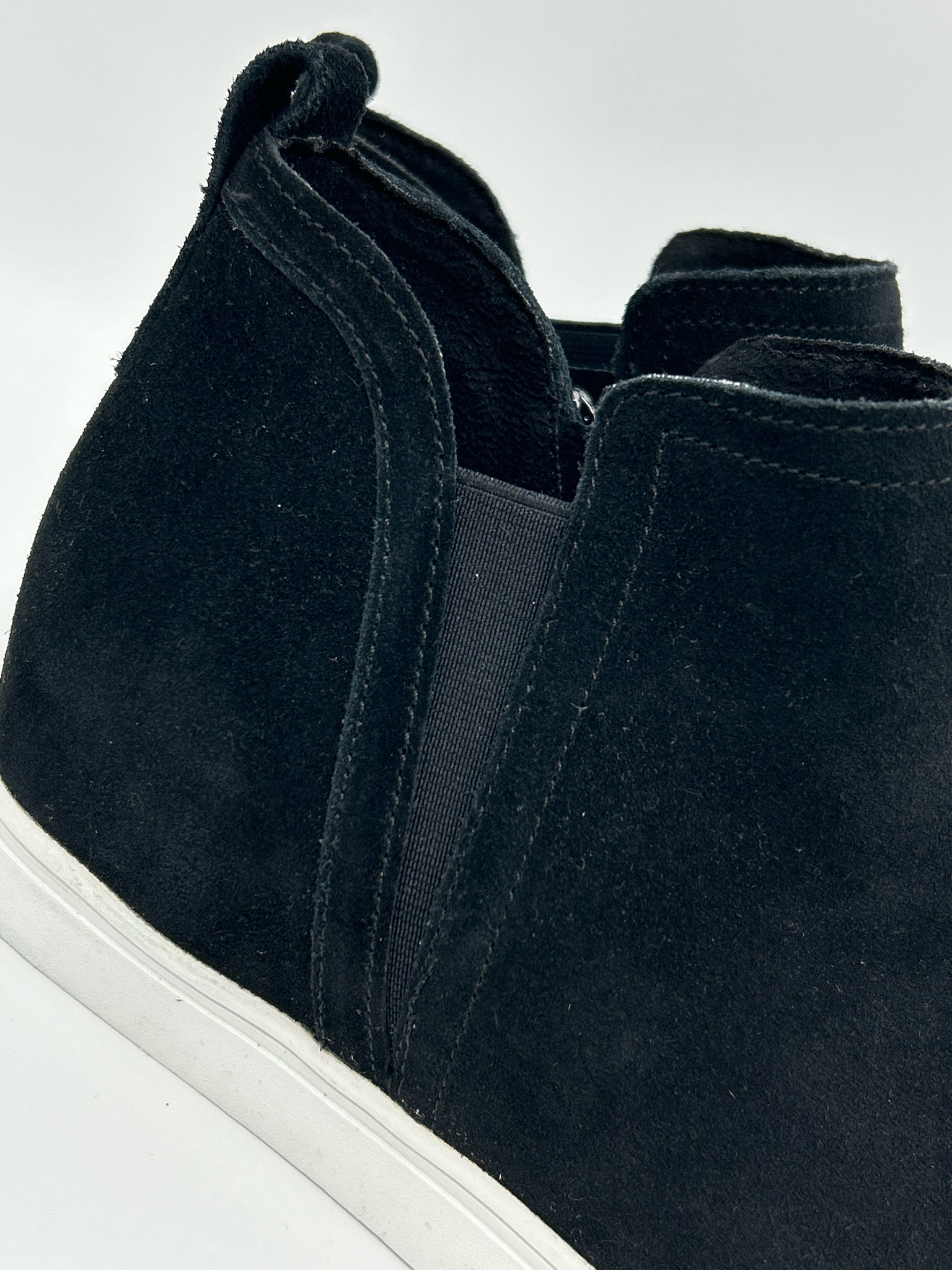 BLONDO Size 6M Black Women Booties
