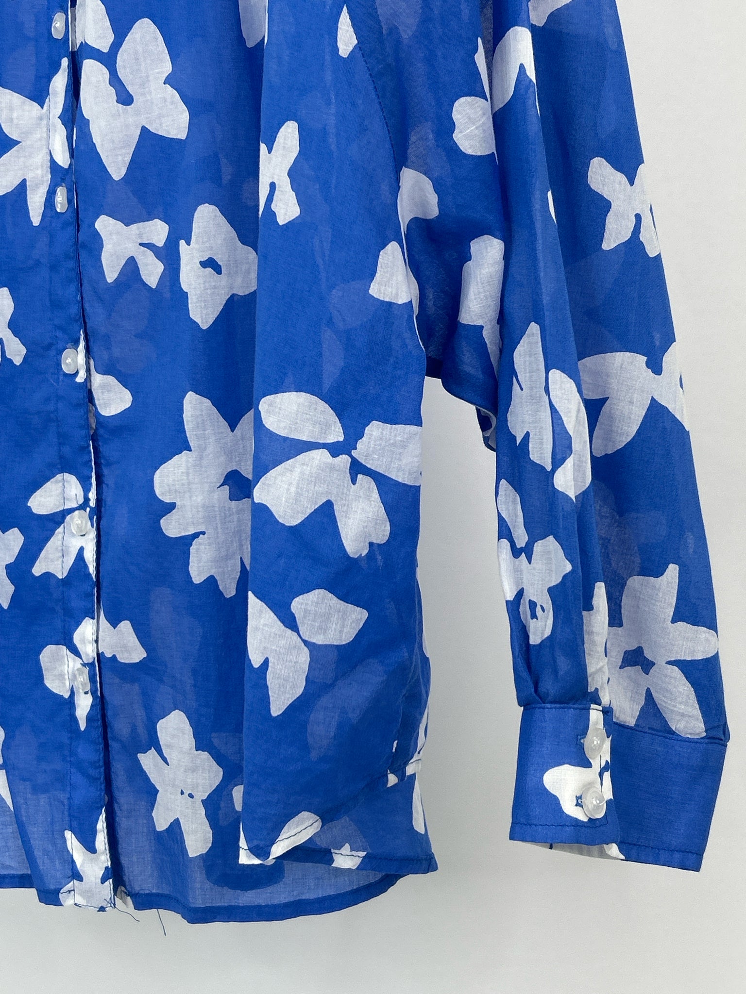 FINLEY Size L blue and white Women Blouse