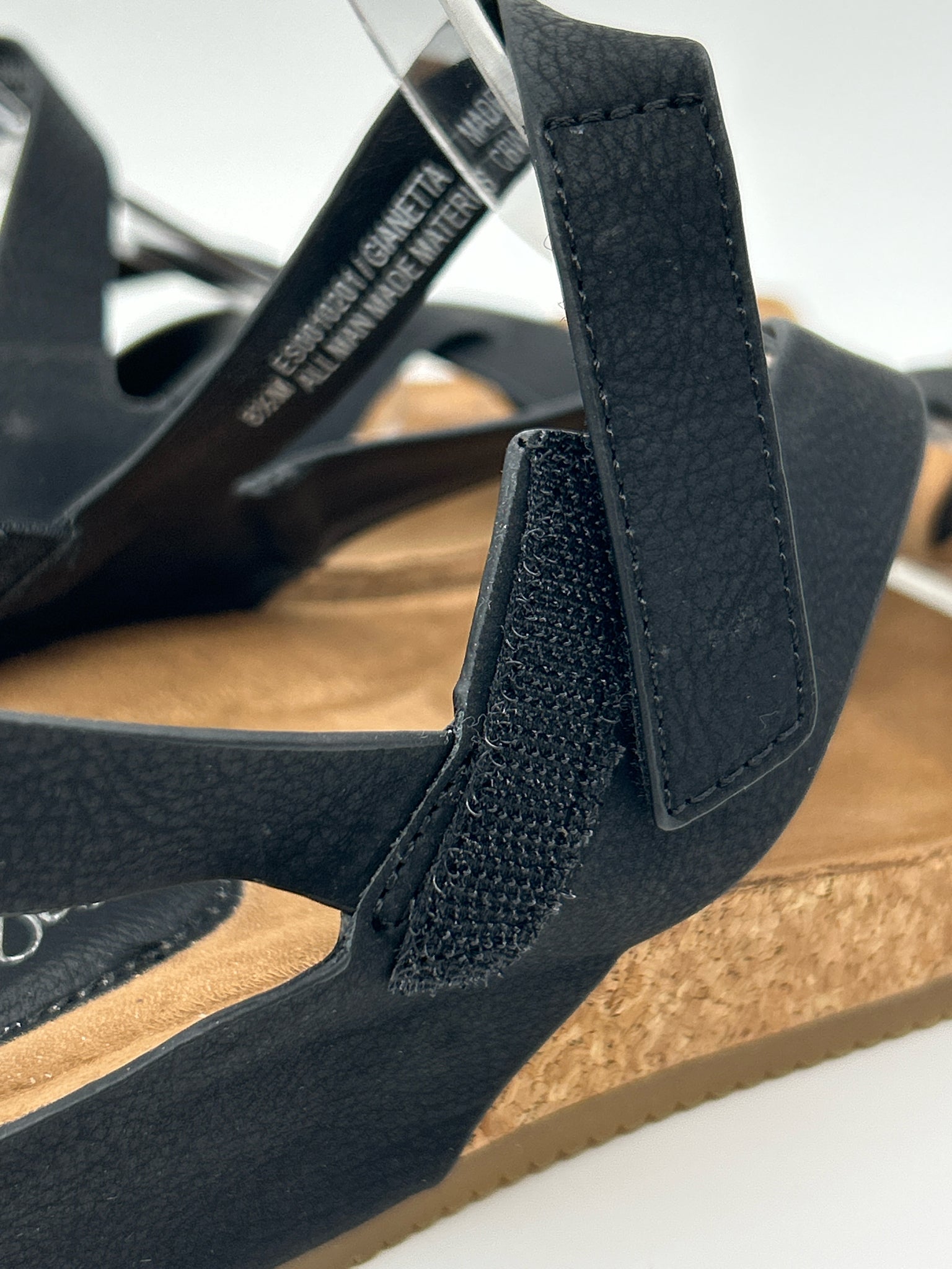 EURO SOFT Size 8.5M Black Women Sandal