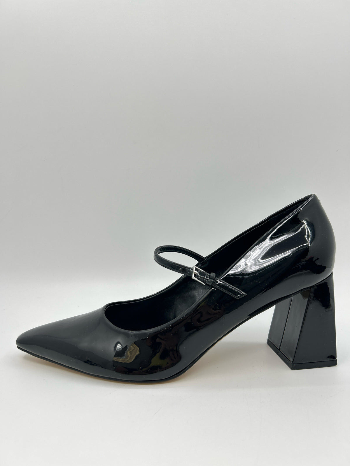 CALVIN KLEIN Size 10M Black Women Pumps