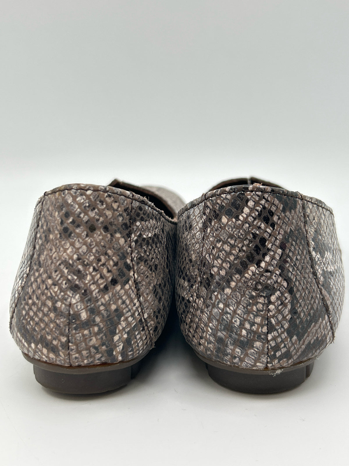 BORN Size 8M Animal Print Women Flats
