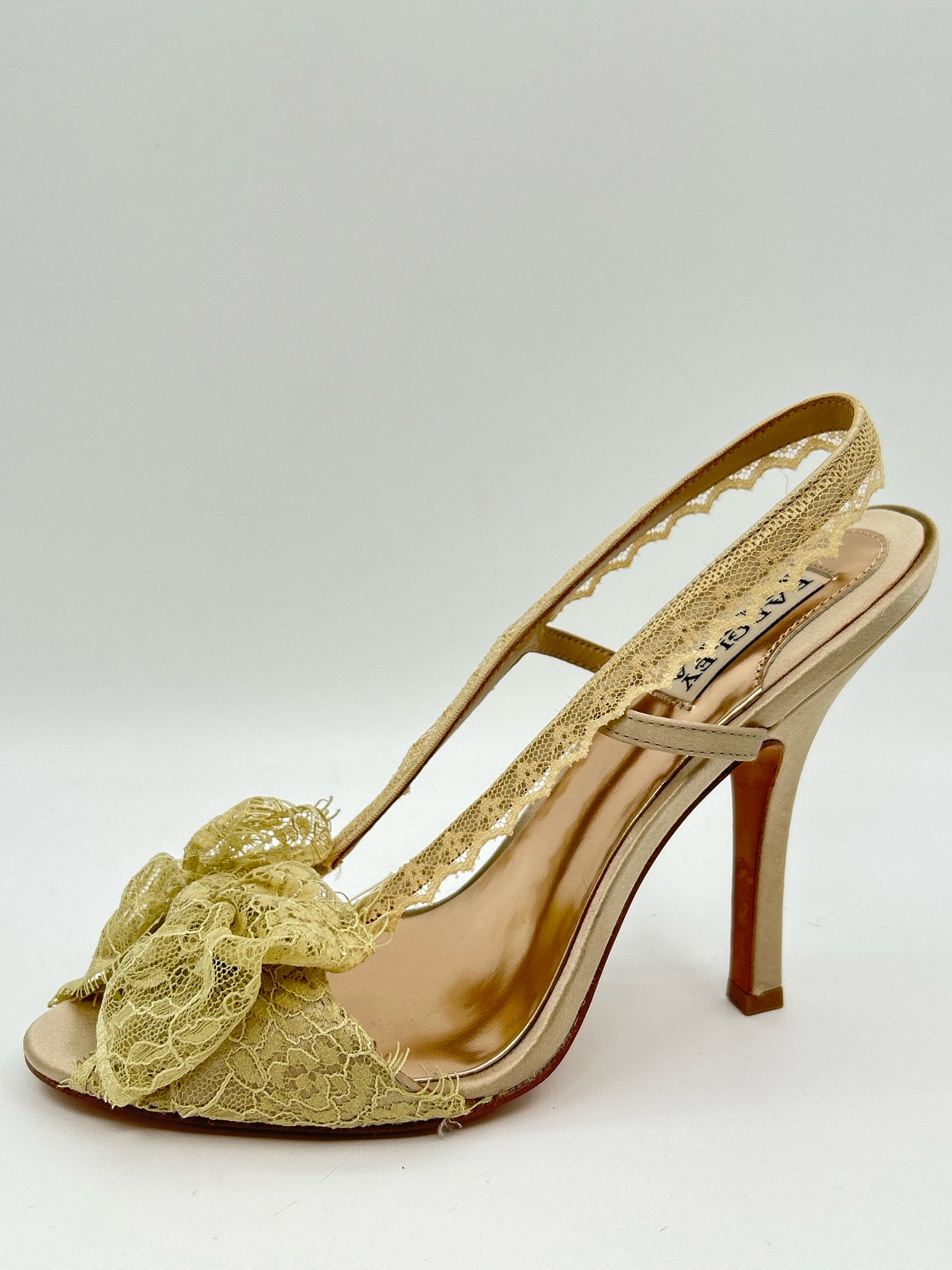 BADGLEY MISCHKA Size 8M Cream Women Sandal