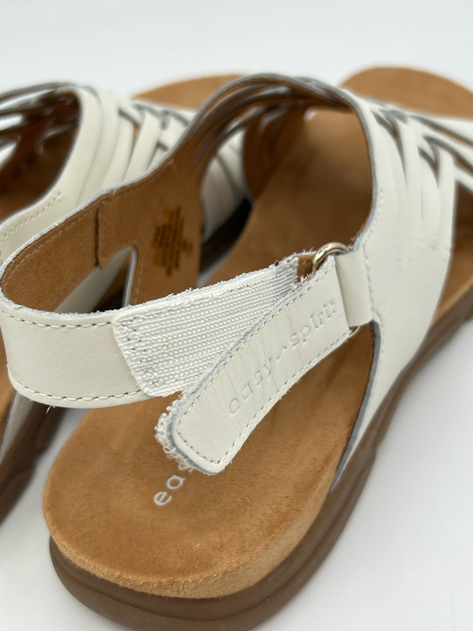 EASY SPIRIT Size 8.5M White Women Sandal