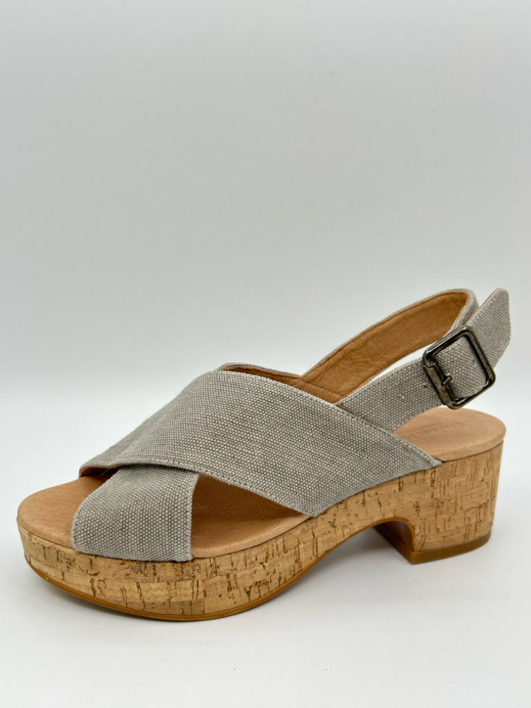 Garnett Hill EU Size 37, US Size 7 Taupe Sandal