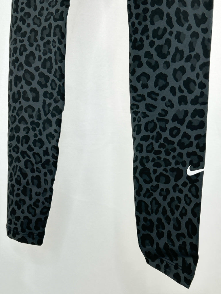 NIKE Women Size XS Black Print Legging