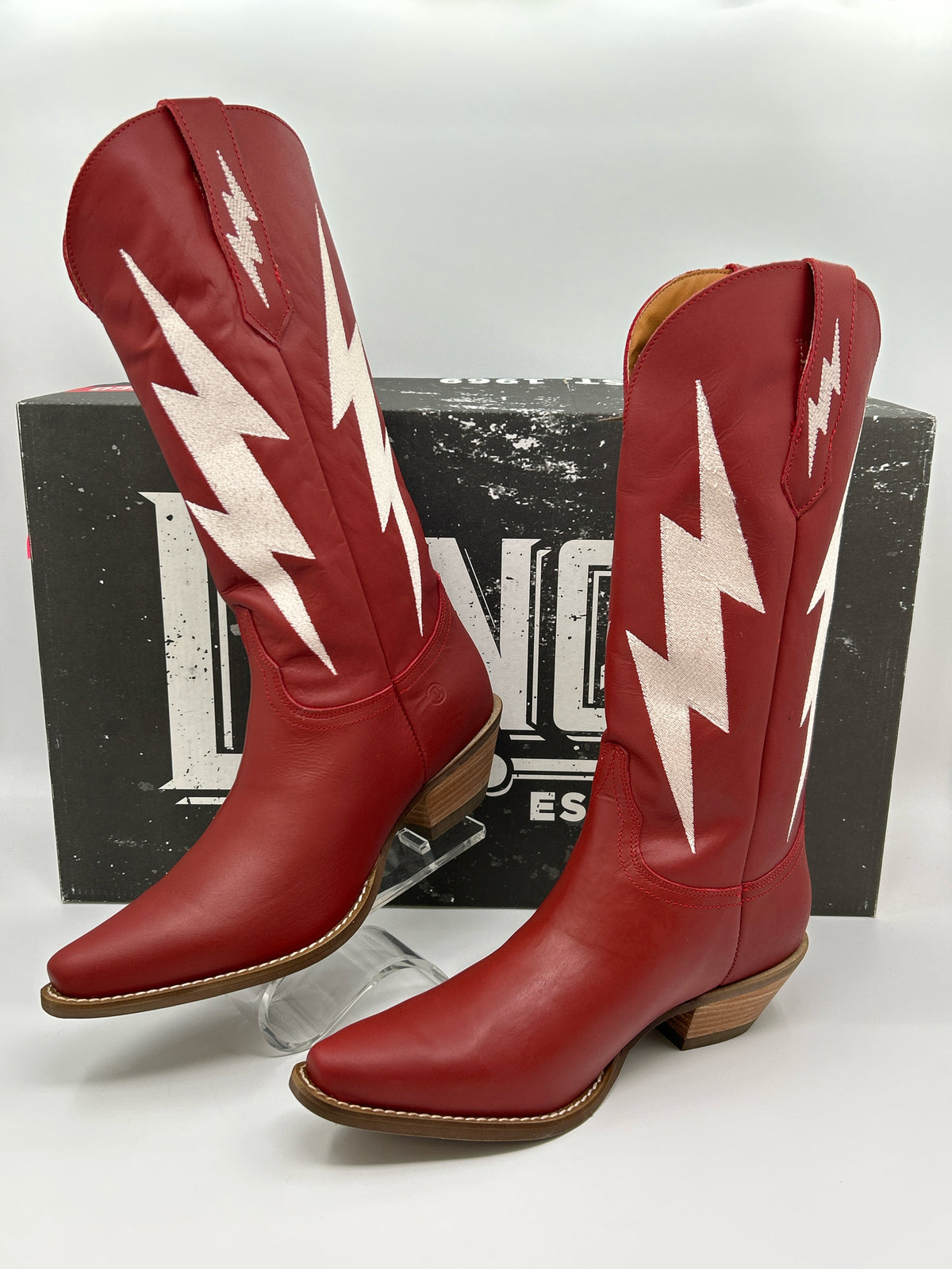 DINGO Size 8.5M Red Women Boots NIB