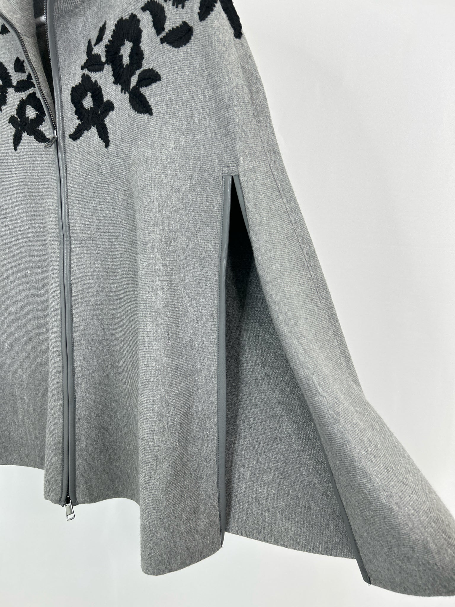 CHICO'S Size S/M Gray Women Cape NWT