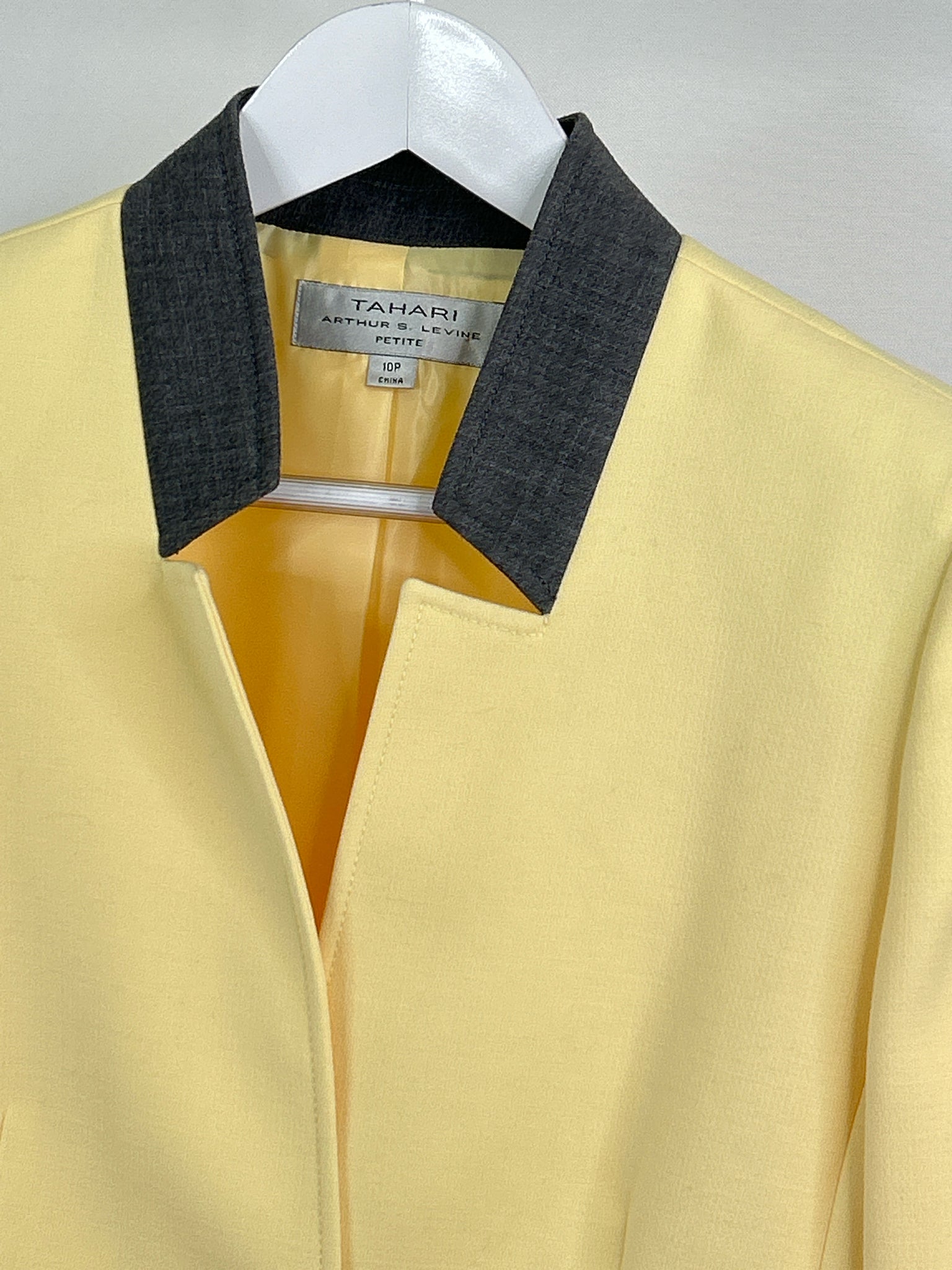 TAHARI Size 10P YELLOW AND GRAY Women 2-Piece w/skirt