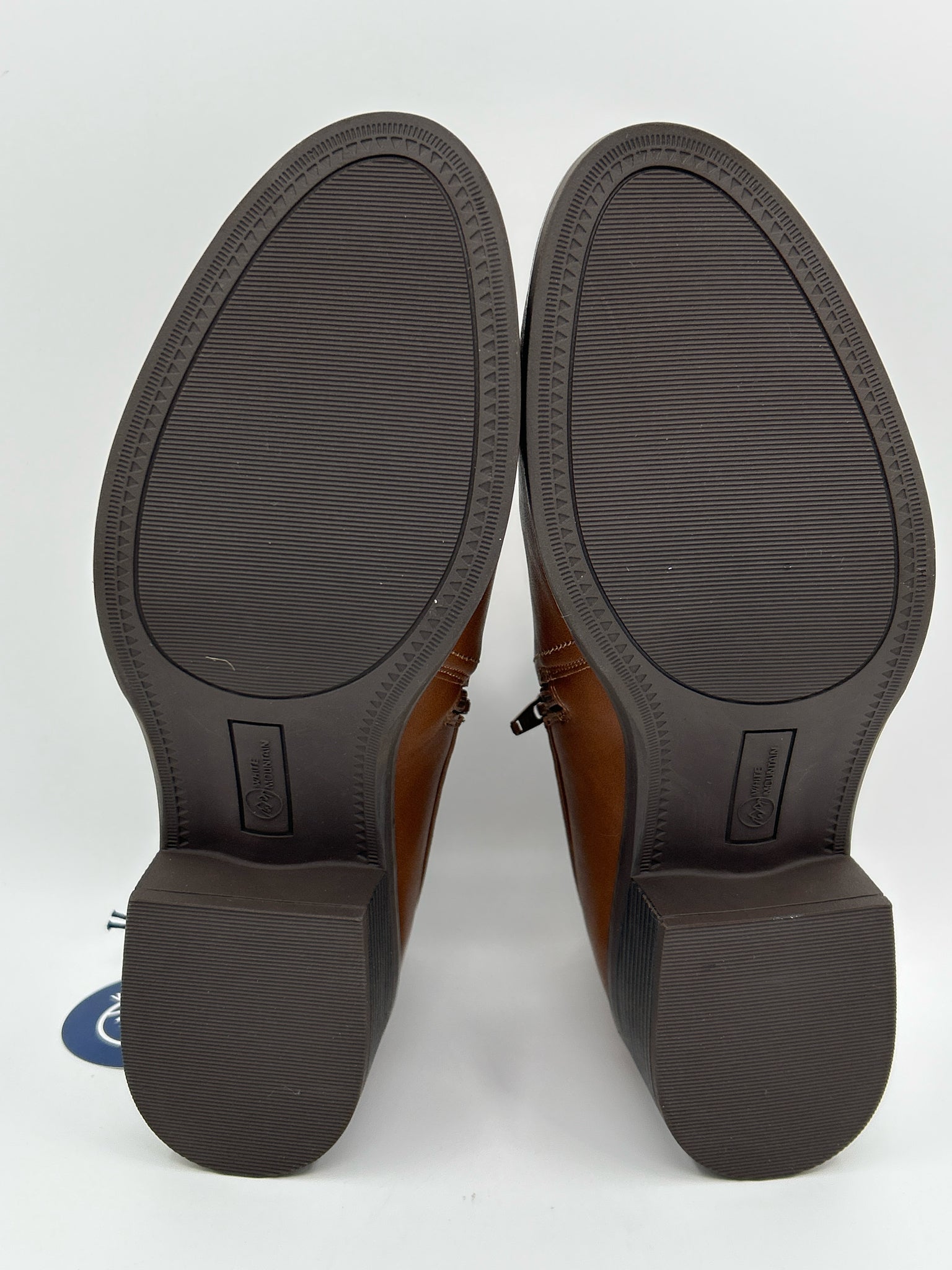 WHITE MOUNTAIN Size 9W CHESTNUT Women's Booties