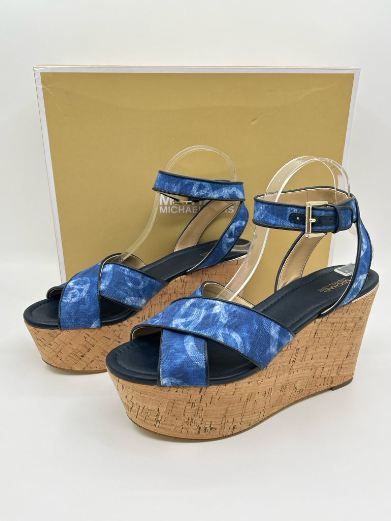 MICHAEL MICHAEL KORS Women Size 9.5 blue and white Sandal