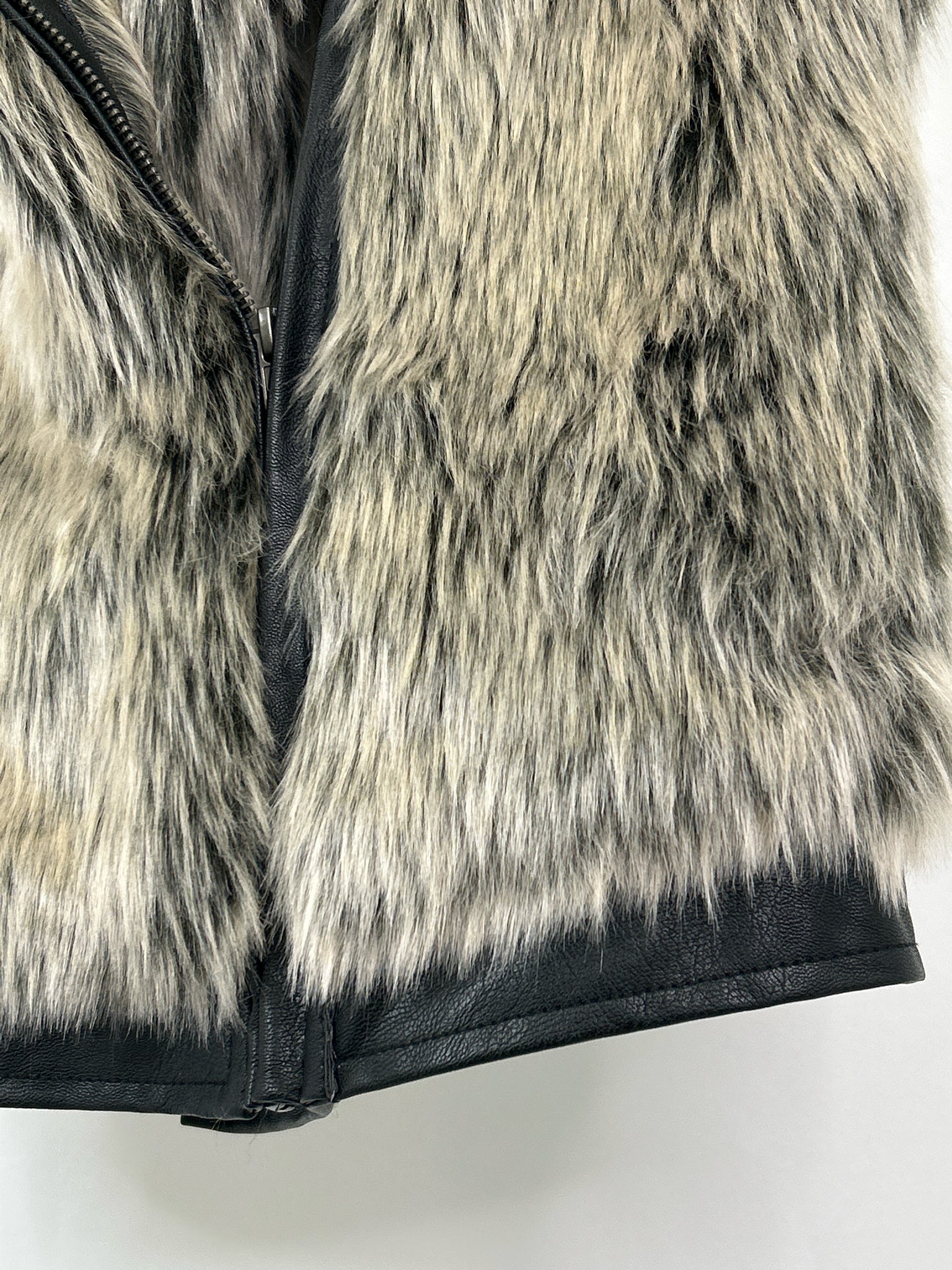 CUPCAKES & CASHMERE Size S BEIGE AND BLACK Women Vest