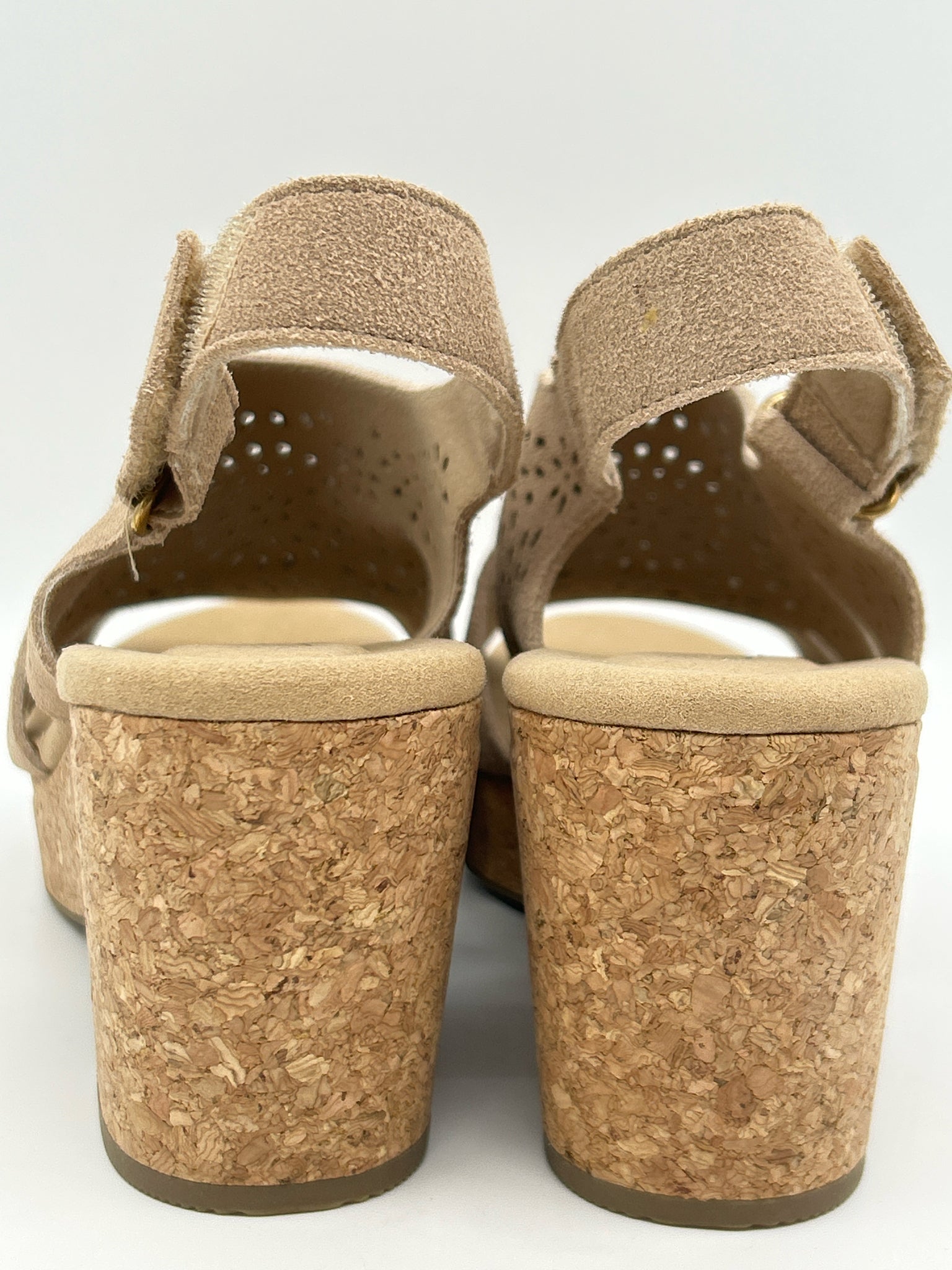 COLLECTION BY CLARKS Size 10M SAND Women Sandal