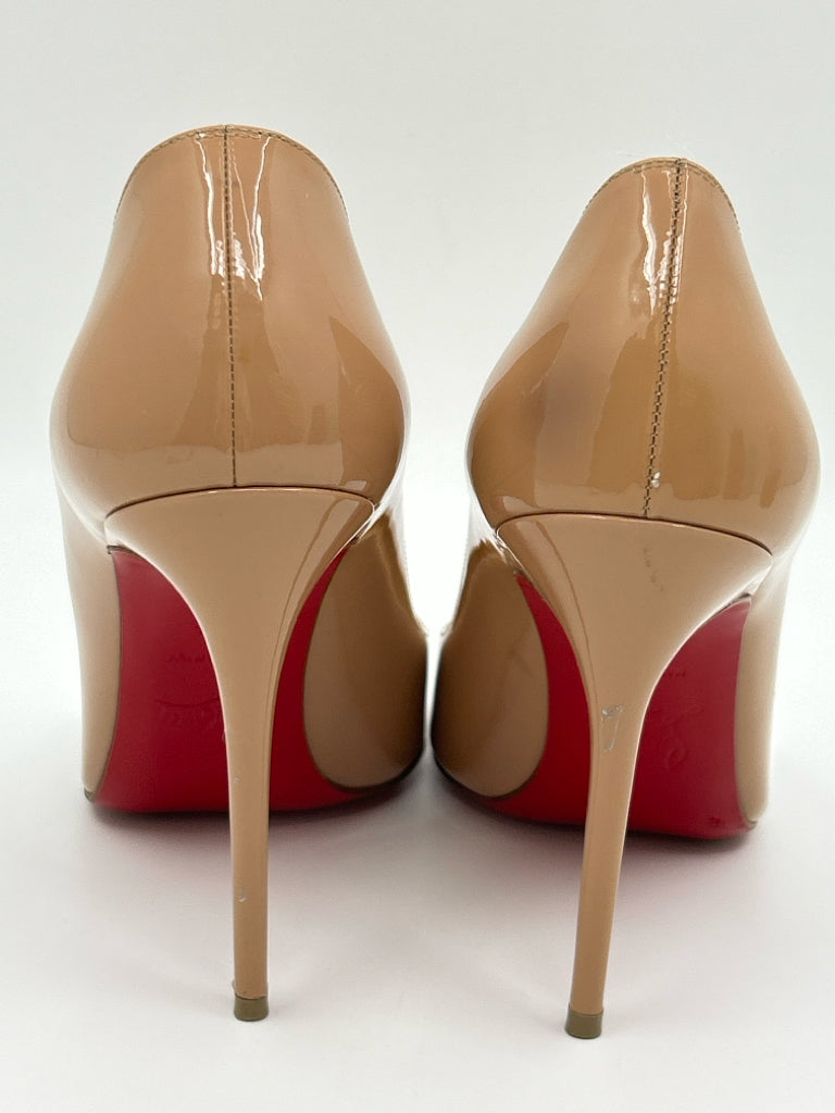 CHRISTIAN LOUBOUTIN Size 37.5 nude Women's Pumps
