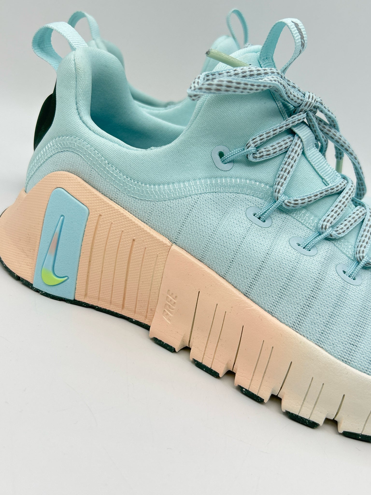 NIKE Size 9.5 TURQUOISE Women Sneakers