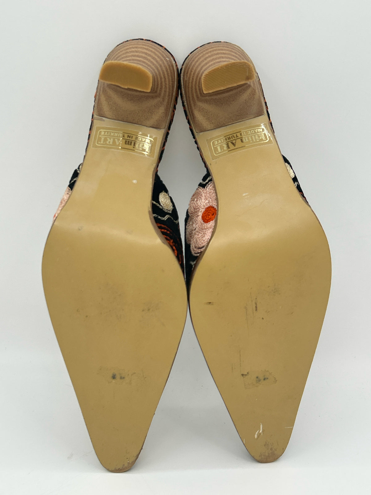 Kilim Art Size 7/7.5 Black Floral Women Pumps