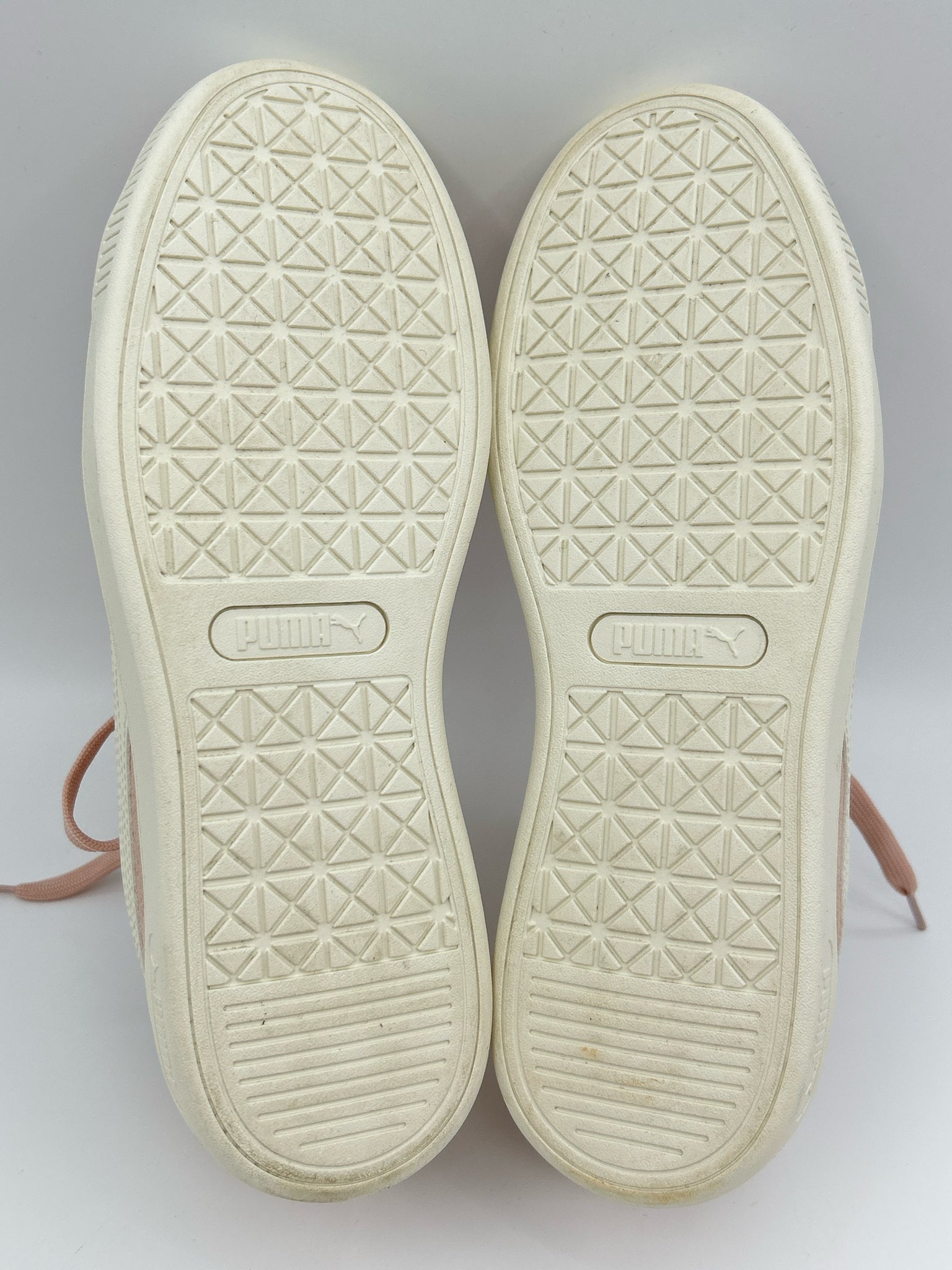 PUMA Size 9.5 pale pink Women Sneakers