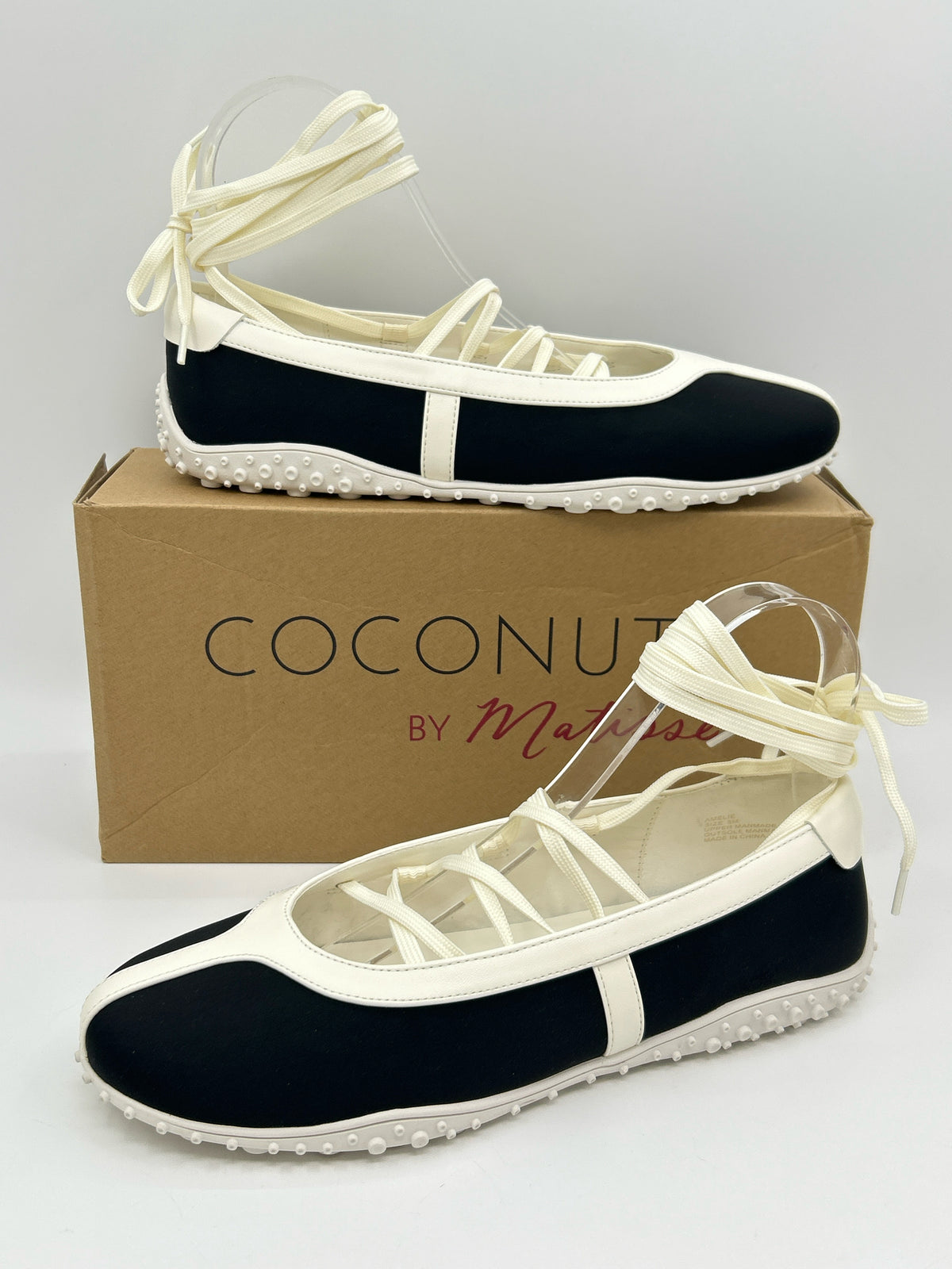 COCONUTS Size 8 Black and White Women Flats