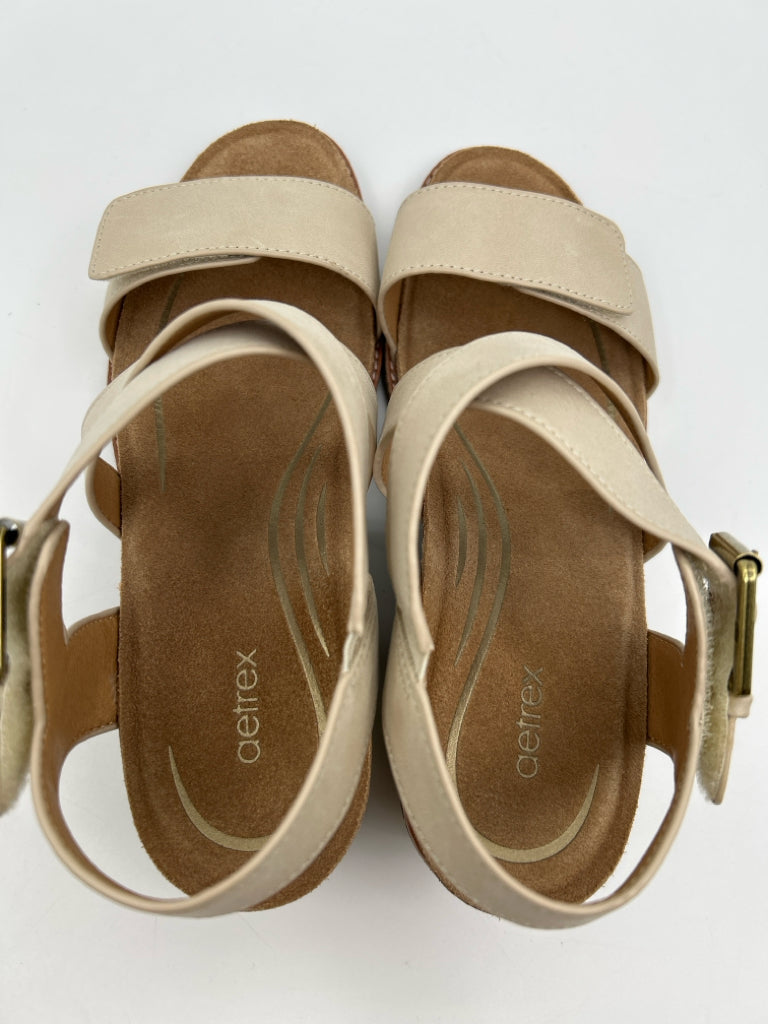 AETREX Size 8.5 Ivory Women's Sandal