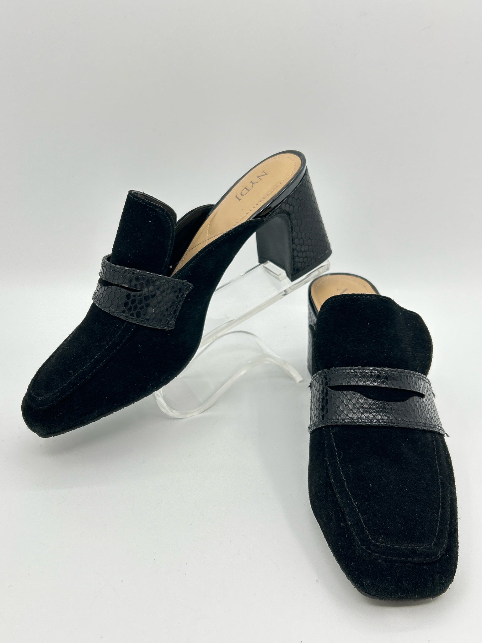 NYDJ Size 8M Black Women Flats