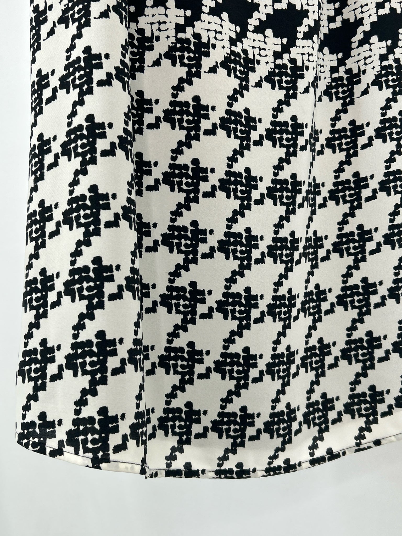 CABI Size M Black & White Women Top