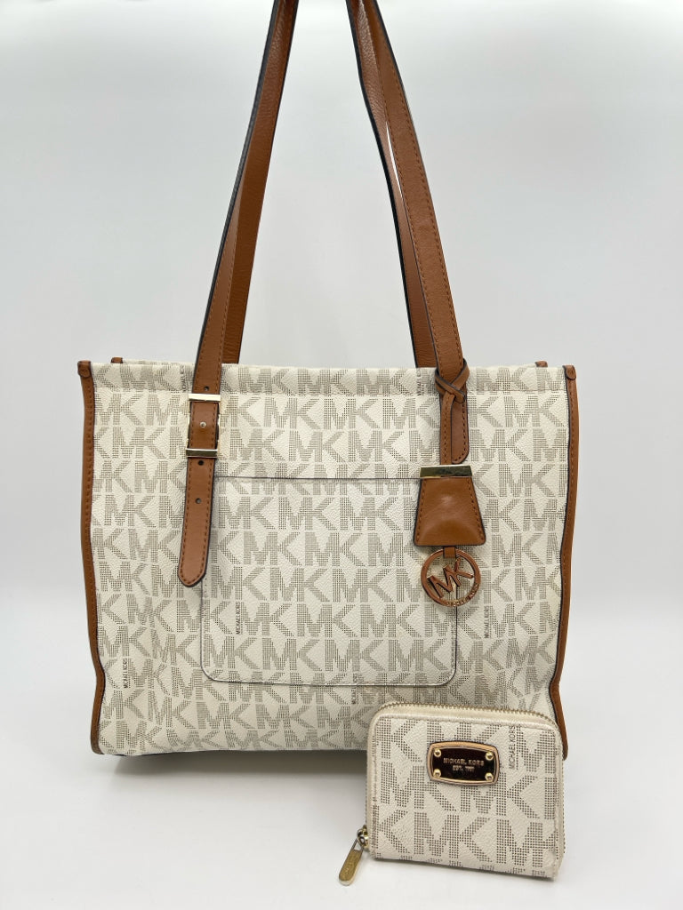 MICHAEL KORS VANILLA Tote + Wallet