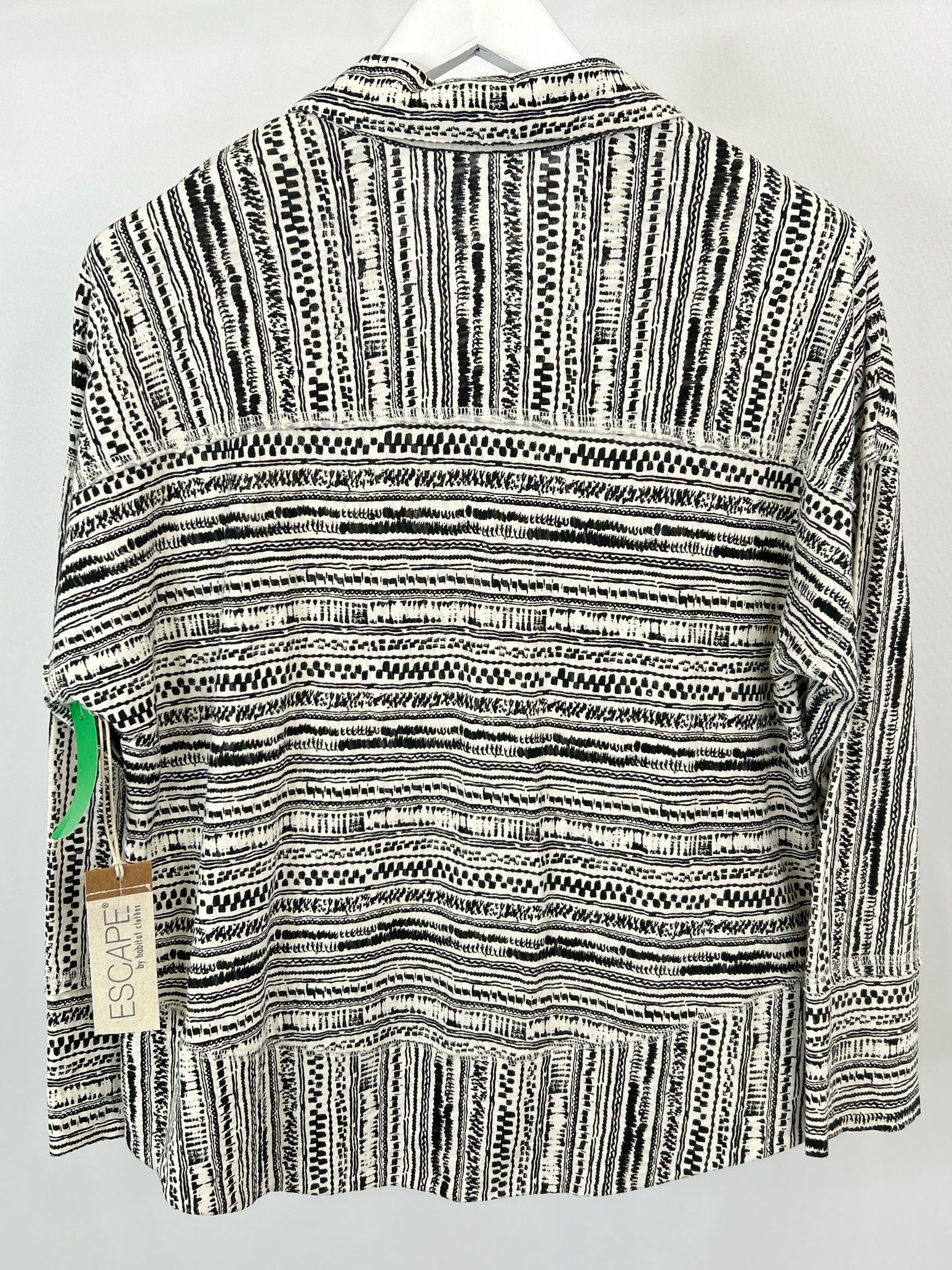 Escape by Habitat Clothes Size S White and black Women Top