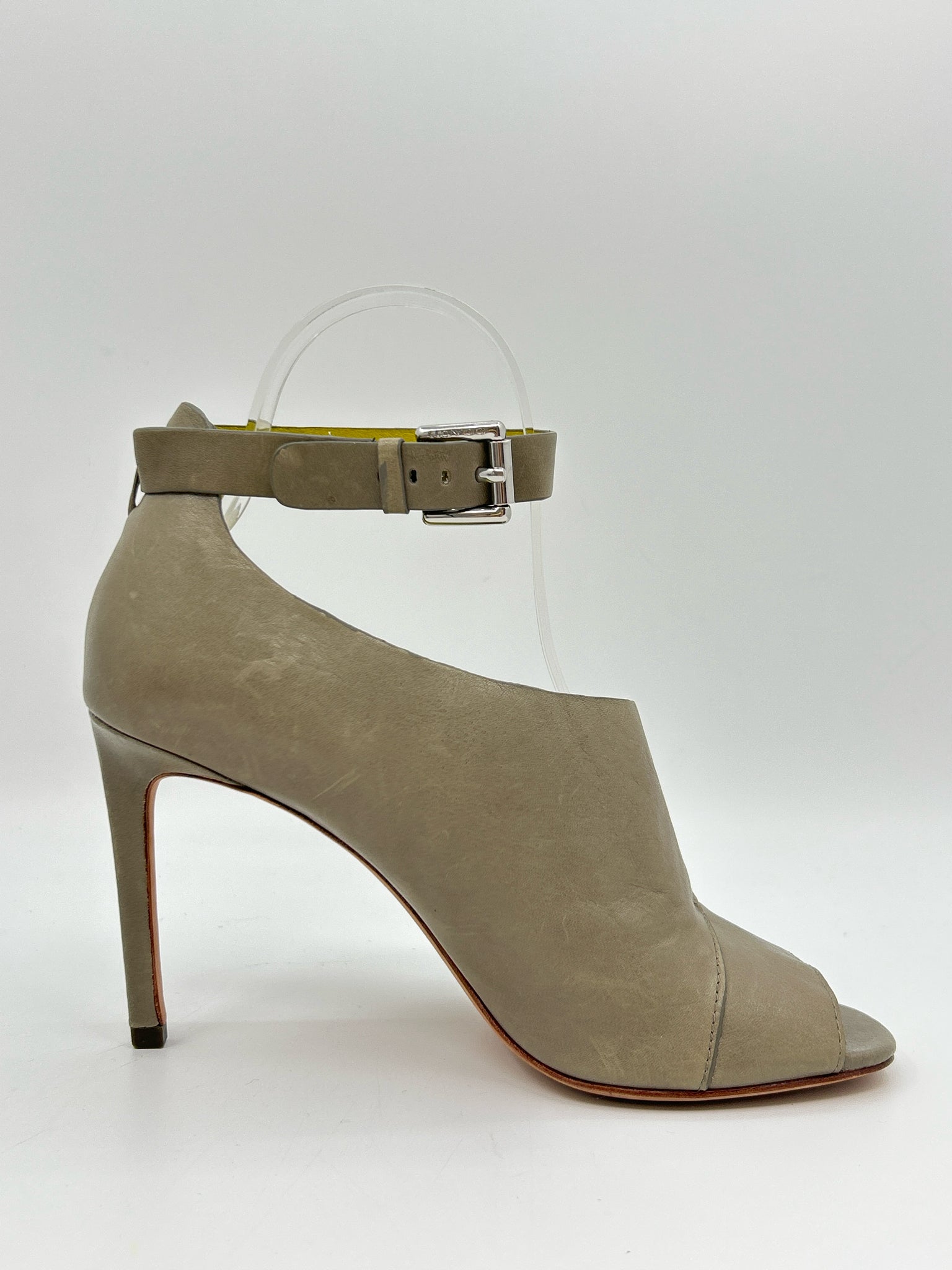 Coach Size 7B Taupe Grey Women Pumps
